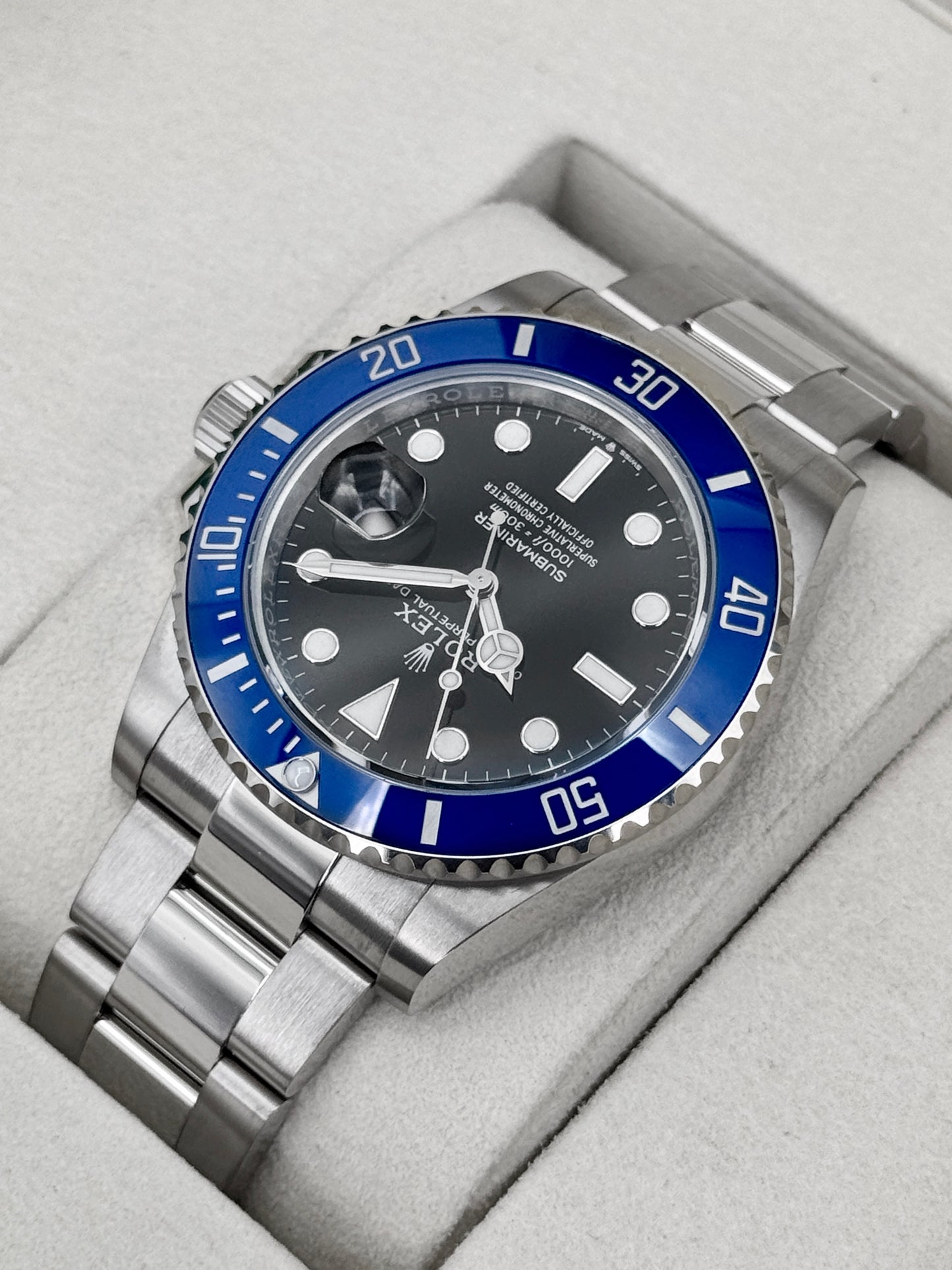 NEW 2026 Rolex Submariner Cookie Monster 41mm 126619LB White Gold Black Dial (STICKERED)