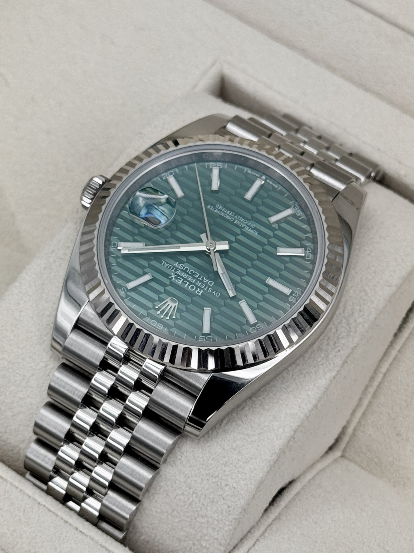 2024 Rolex Datejust 41mm 126334 Stainless Steel Jubilee Green Motif Dial