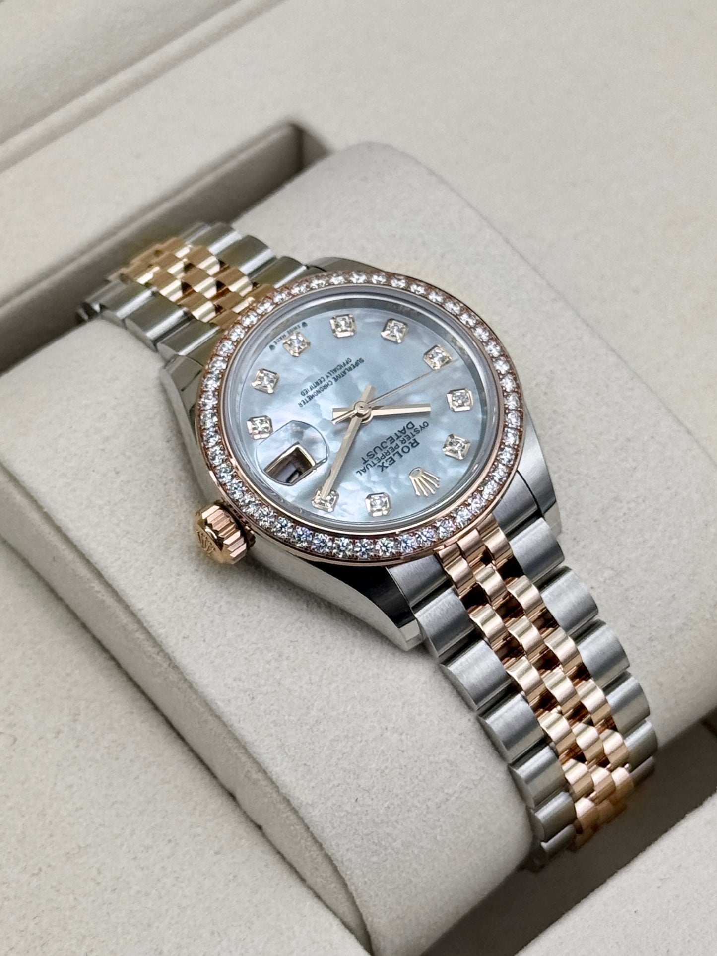 NEW 2026 Rolex Datejust 28mm 279381RBR Mother of Pearl Diamond Dial