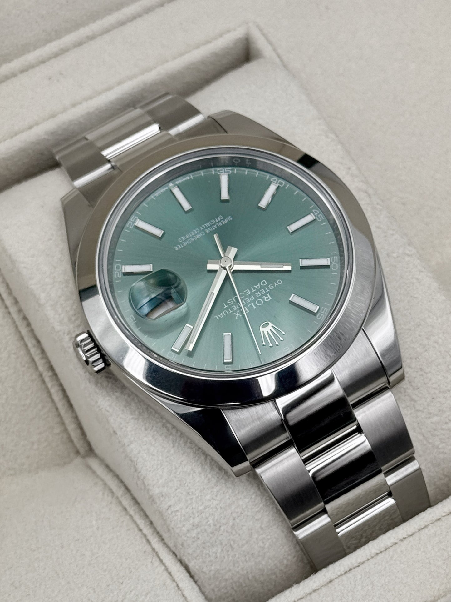 2025 Rolex Datejust 41mm 126300 Stainless Steel Oyster Green Dial