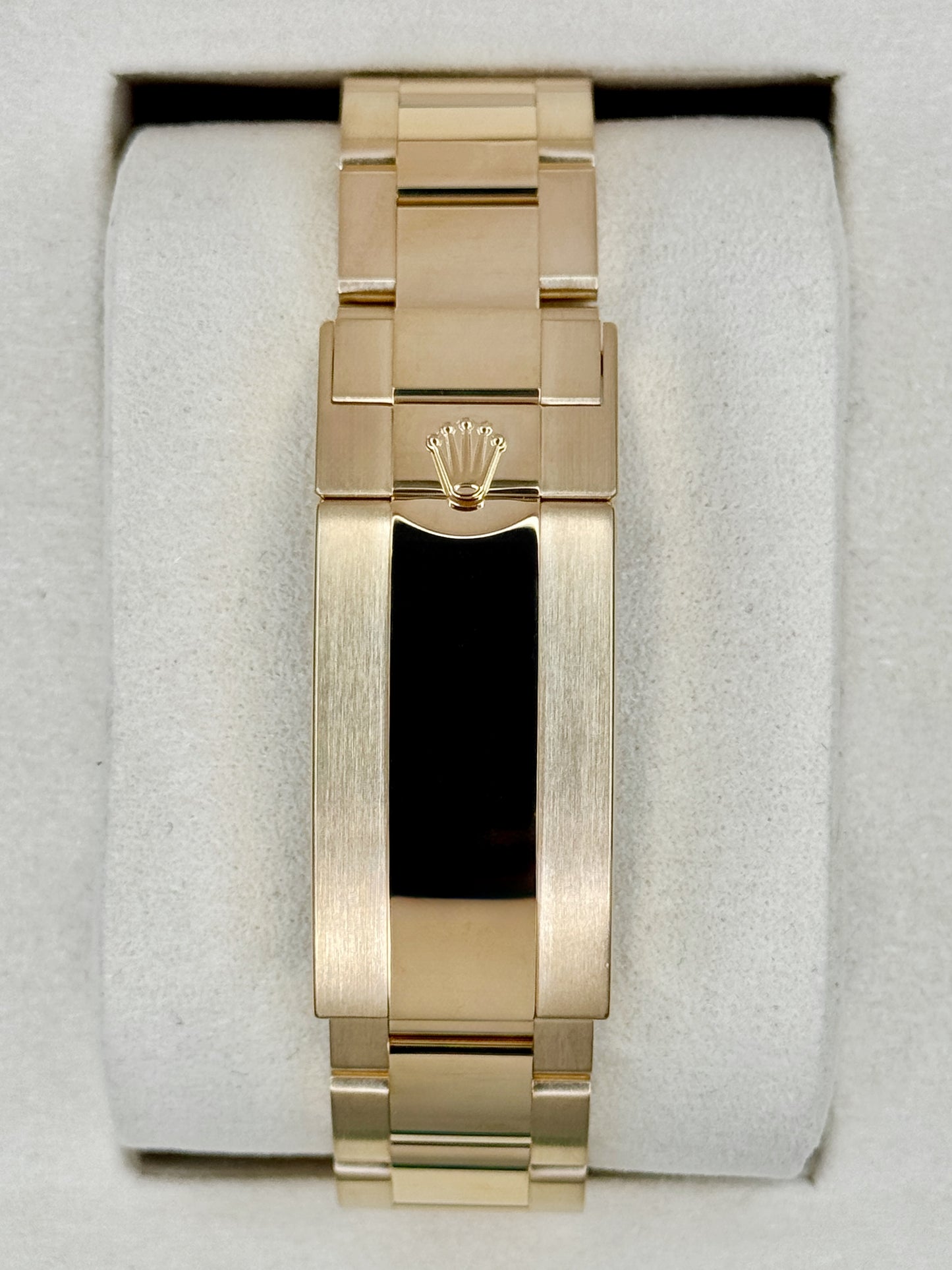 2026 Rolex Deepsea 44mm 136668LB 18K Yellow Gold Blue Dial