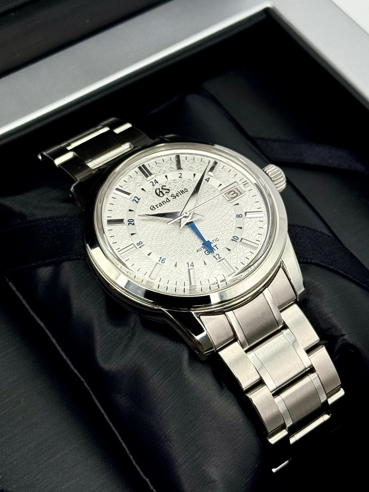 2018 Grand Seiko Elegance Collection 39mm SBGM235 Stainless Steel Silver Dial