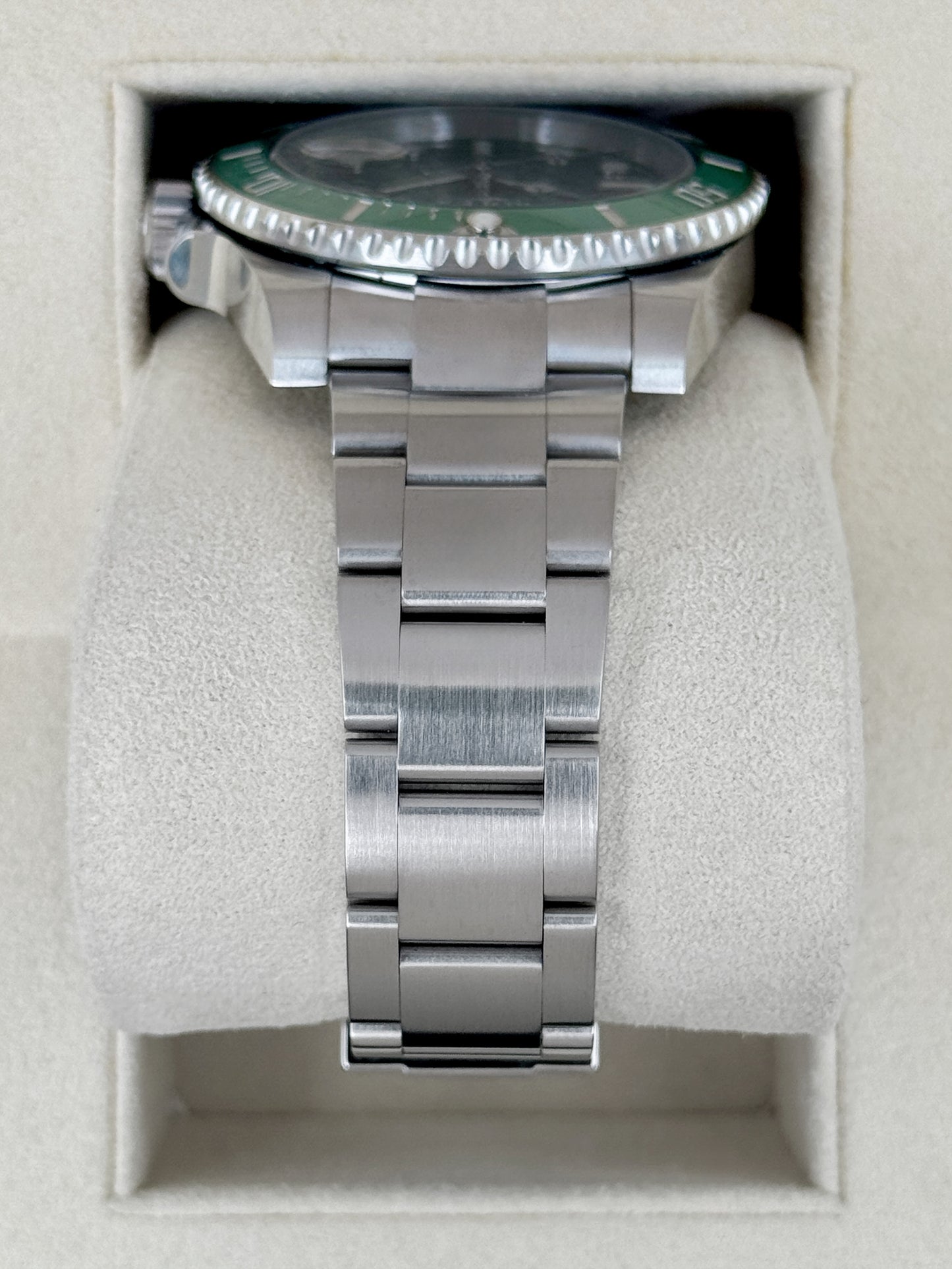 2016 Rolex Submariner Hulk 40mm 116610LV Green Dial