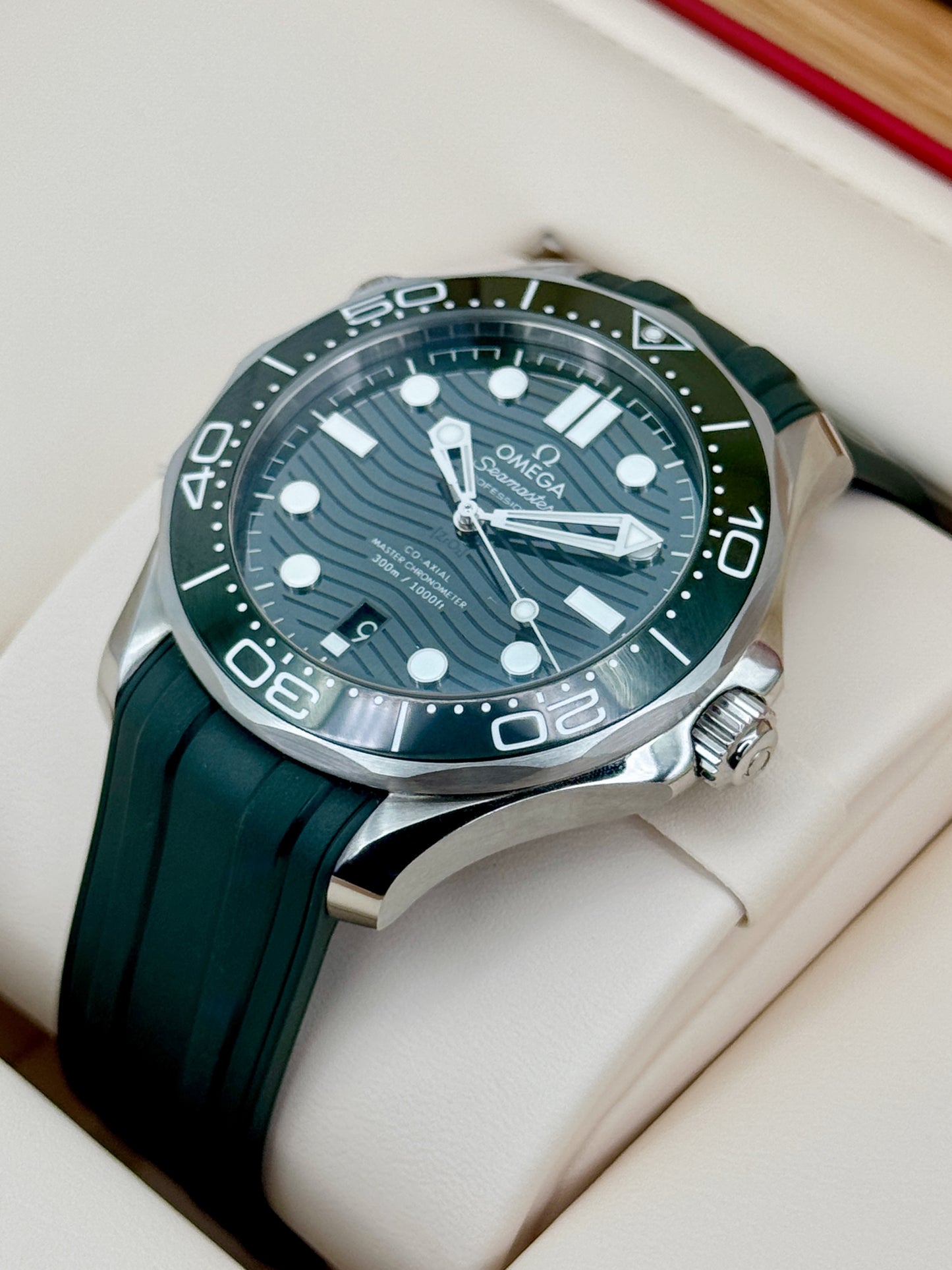 2026 Omega Seamaster Master Chronometer 42mm 210.32.42.20.10.001 Green Dial