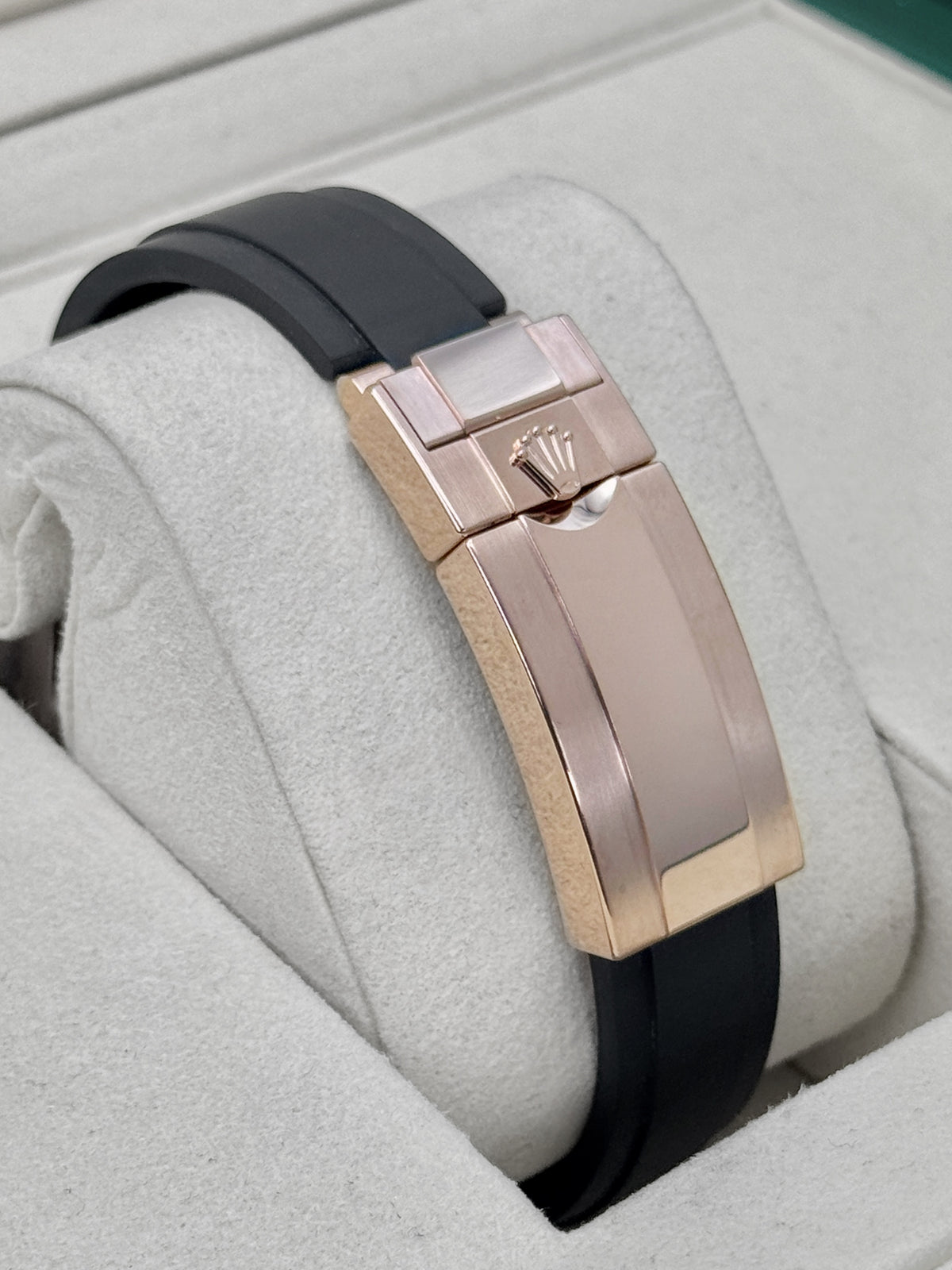 NEW 2026 Rolex Yacht-Master 40mm 126655 Rose Gold Oysterflex Black Dial