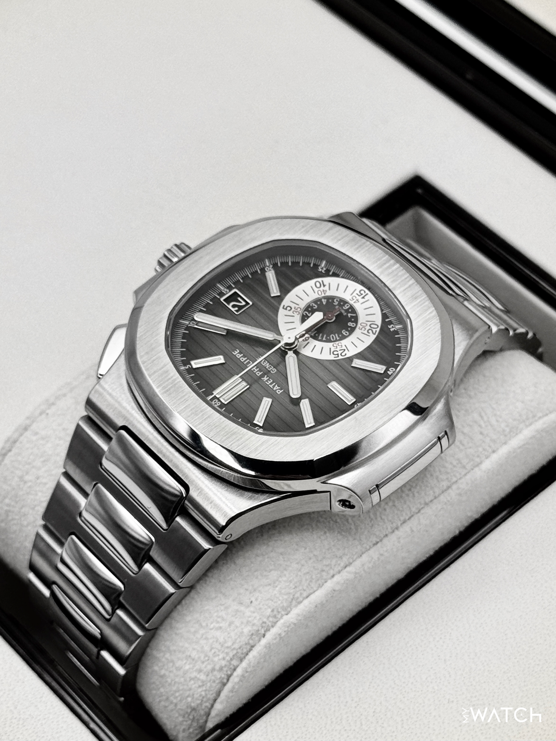 2011 Patek Philippe Nautilus Chrono 40.5mm 5980/1A Stainless Steel Grey Dial - MyWatchLLC