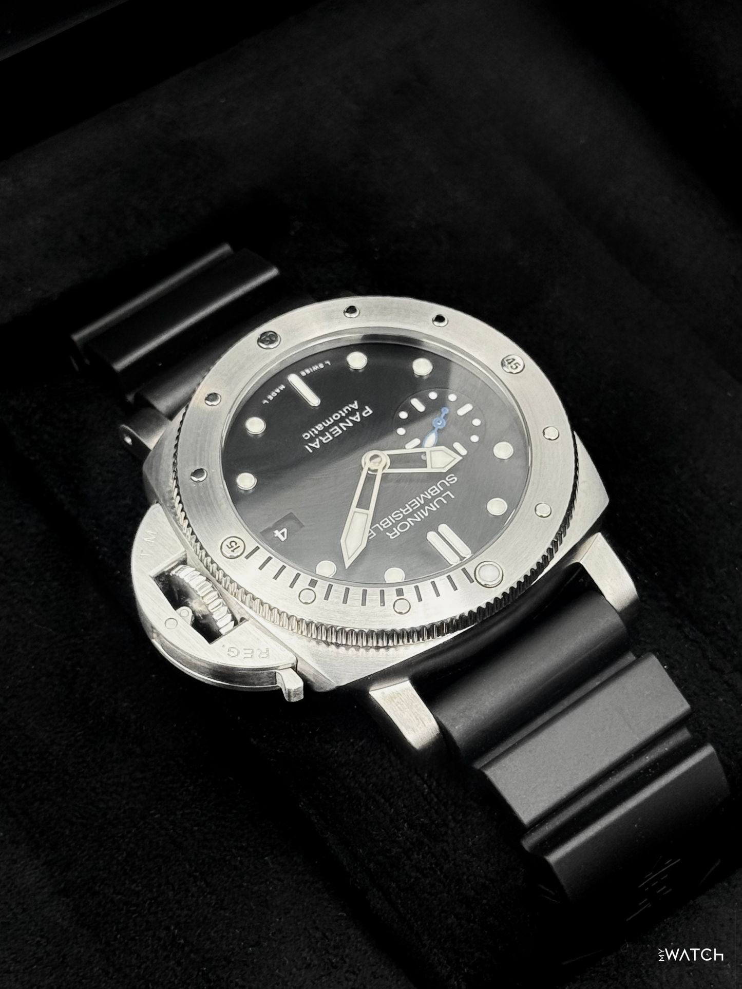 2018 Panerai Luminor Submersible 1950 3 Days 42mm PAM00682 Black Dial