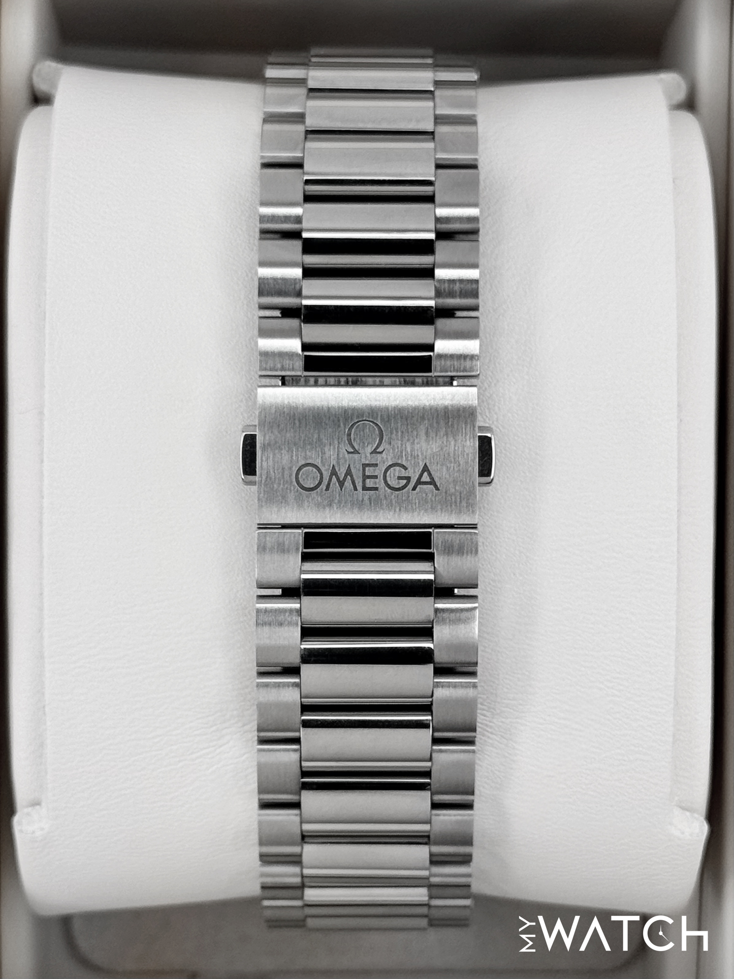 2025 Omega Seamaster Aqua Terra 38mm 220.10.38.20.13.003 Red Dial