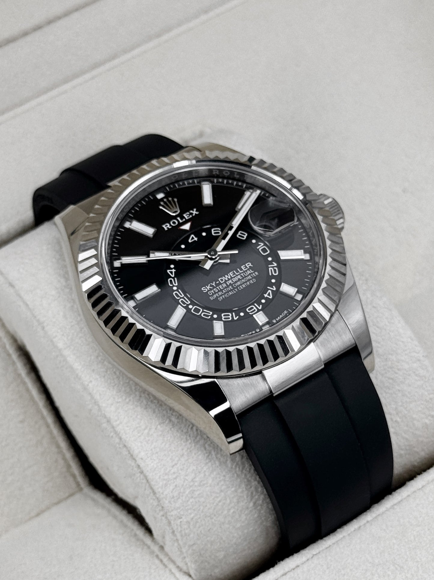 2024 Rolex Sky-Dweller 42mm 336239 White Gold Oysterflex Black Dial
