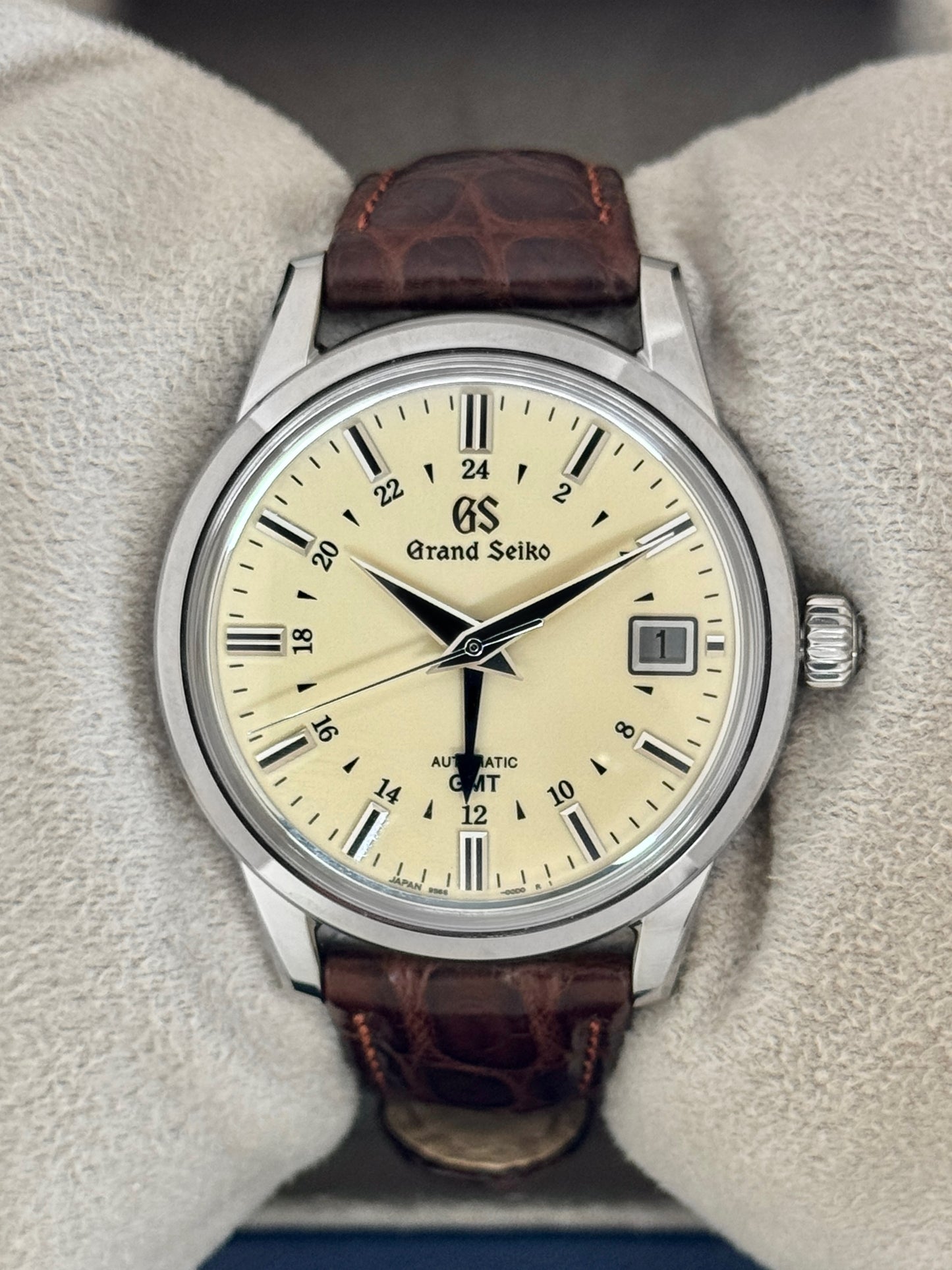 2025 Grand Seiko Elegance Collection 39.5mm SBGM221G Stainless Steel Ivory Dial