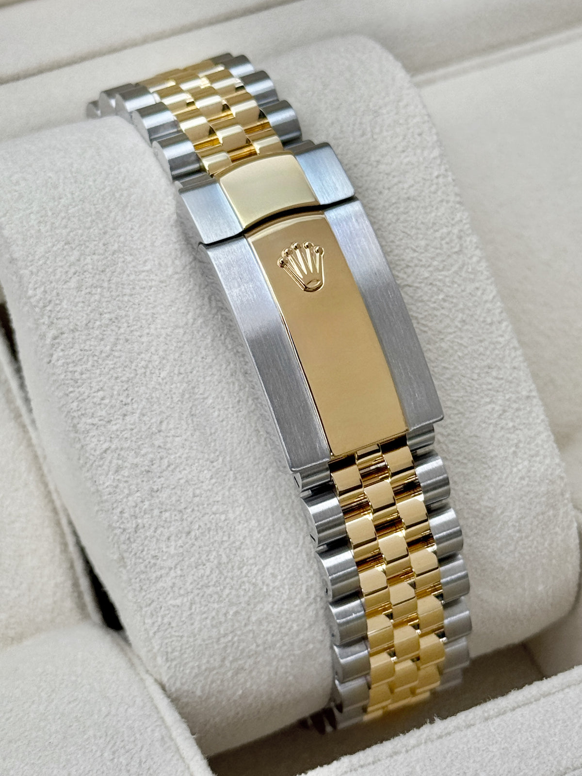 2022 Rolex Datejust 41mm 126333 Two-Tone Jubilee Wimbledon Dial