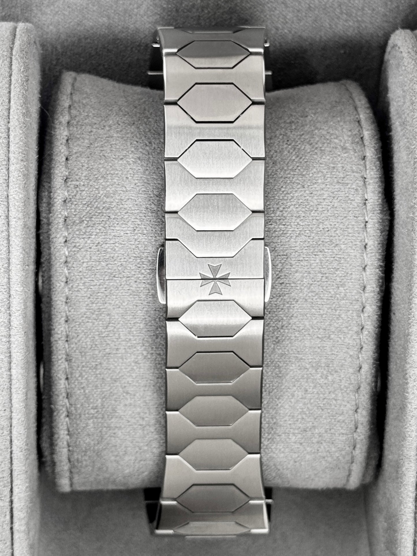 NEW 2026 Vacheron Constantin 222 37mm 4200H Stainless Steel Blue Dial