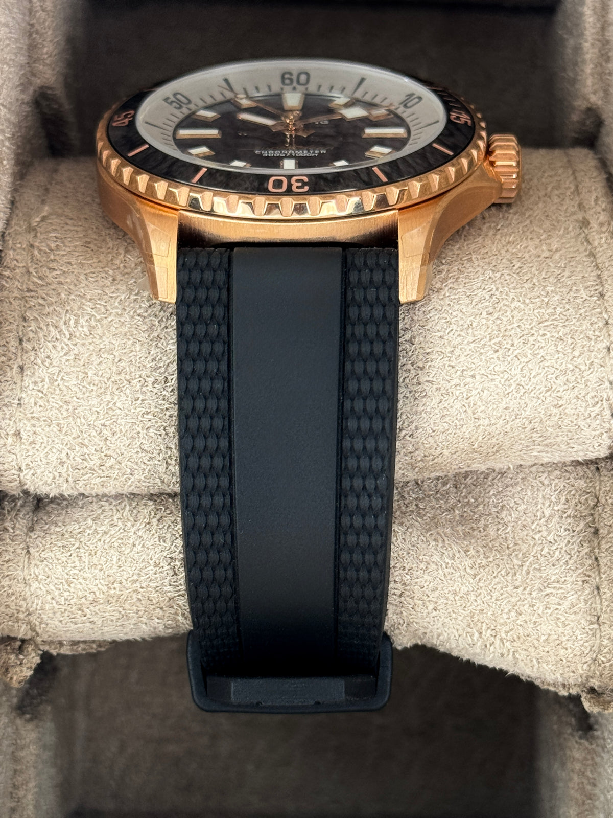 NEW 2026 Breitling Superocean Automatic 42mm R17375 Red Gold Black Dial (STICKERED)