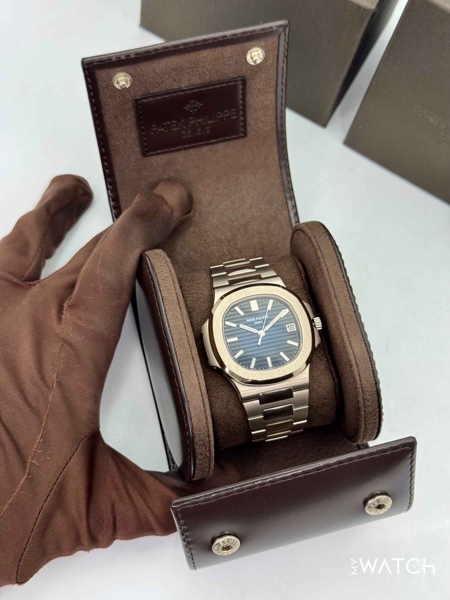 NEW 2025 Patek Philippe Nautilus 41mm 5811/1G White Gold Blue Dial