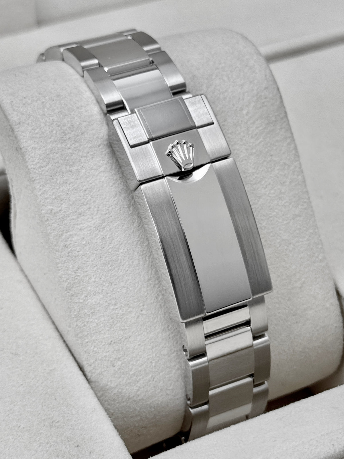 NEW 2026 Rolex Daytona 40mm 126506 Platinum Ice-Blue Diamond Baguette Dial