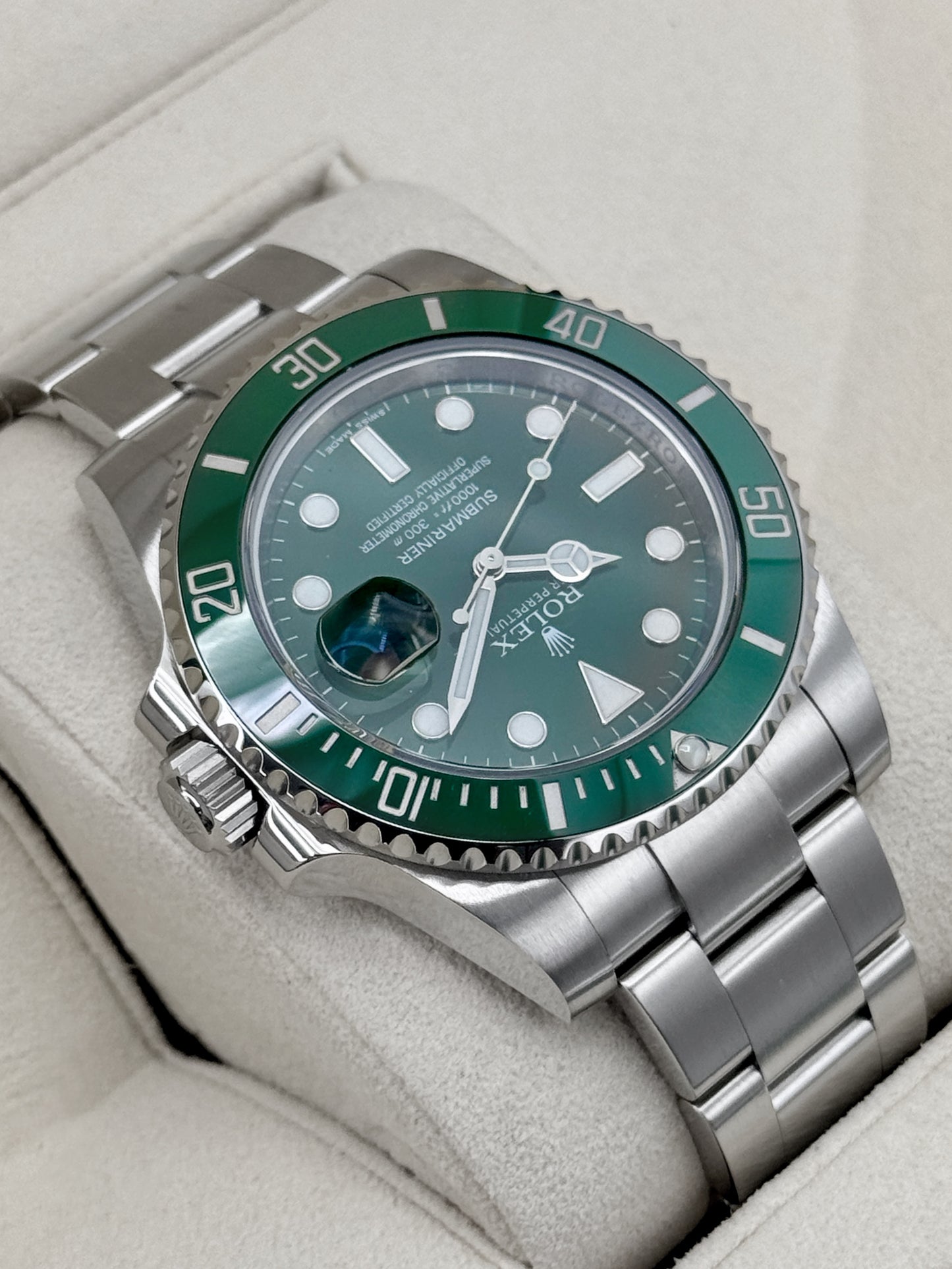 2016 Rolex Submariner Hulk 40mm 116610LV Green Dial