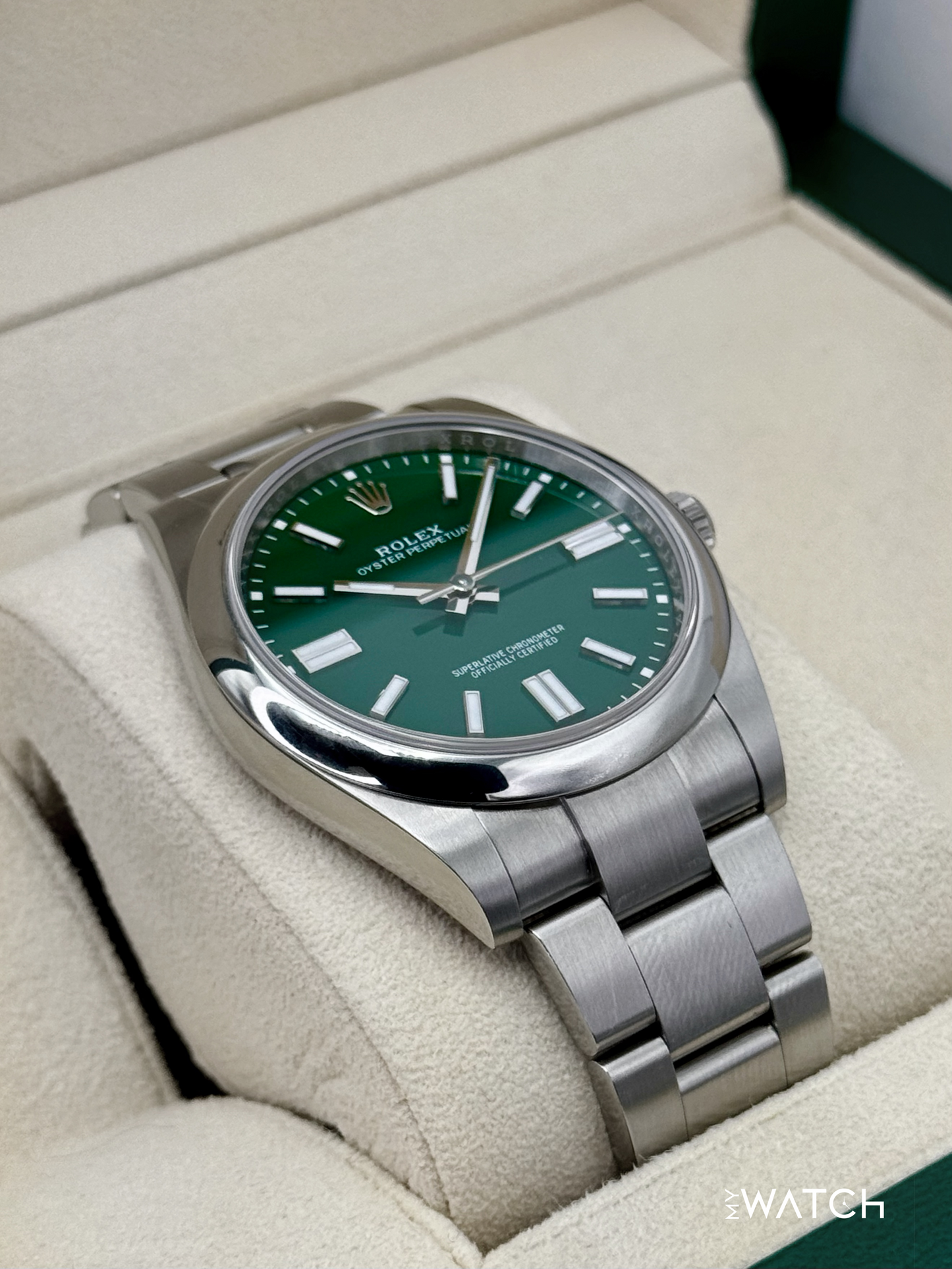 2025 Rolex Oyster Perpetual 41mm 124300 Green Dial