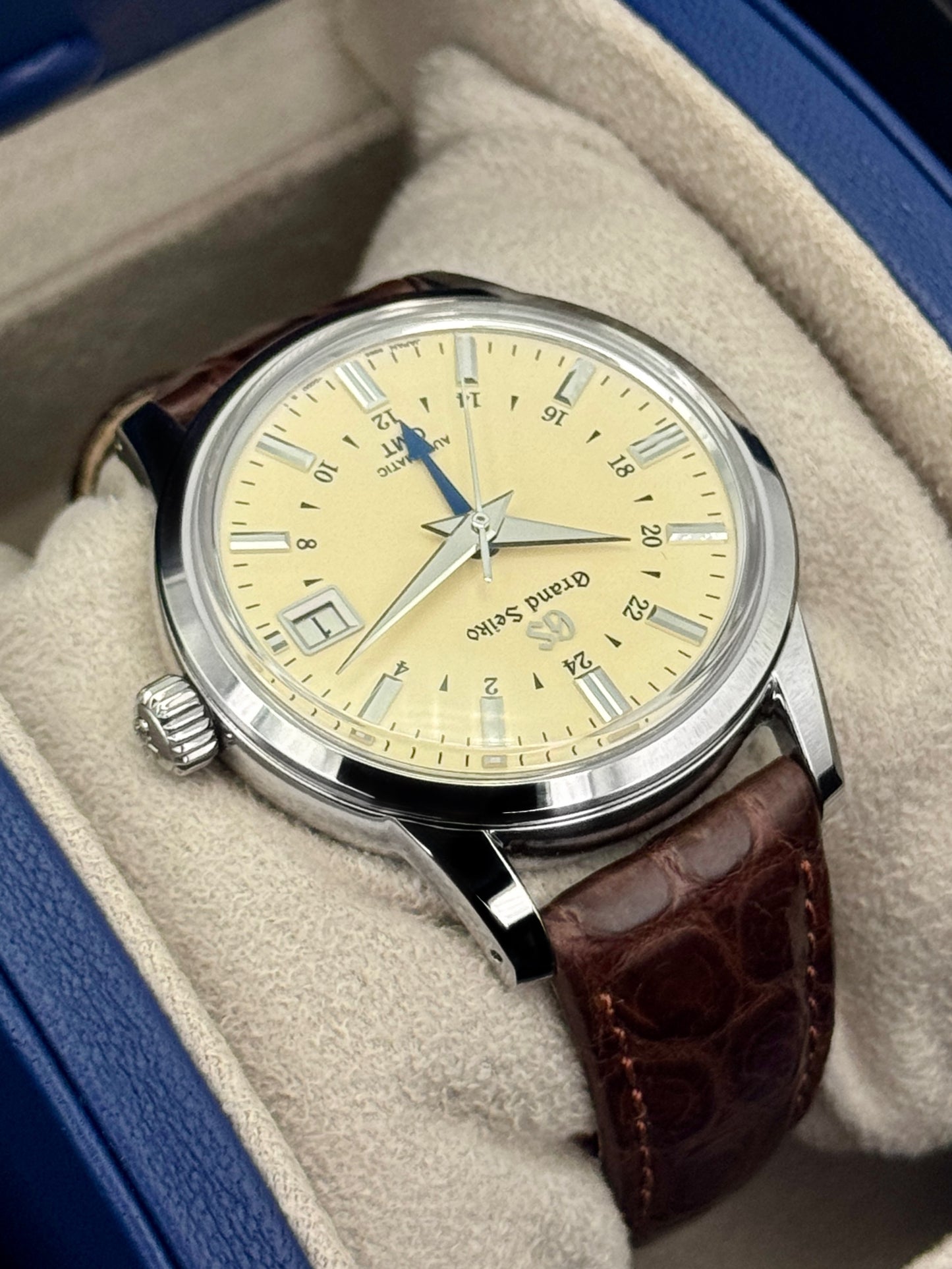 2025 Grand Seiko Elegance Collection 39.5mm SBGM221G Stainless Steel Ivory Dial