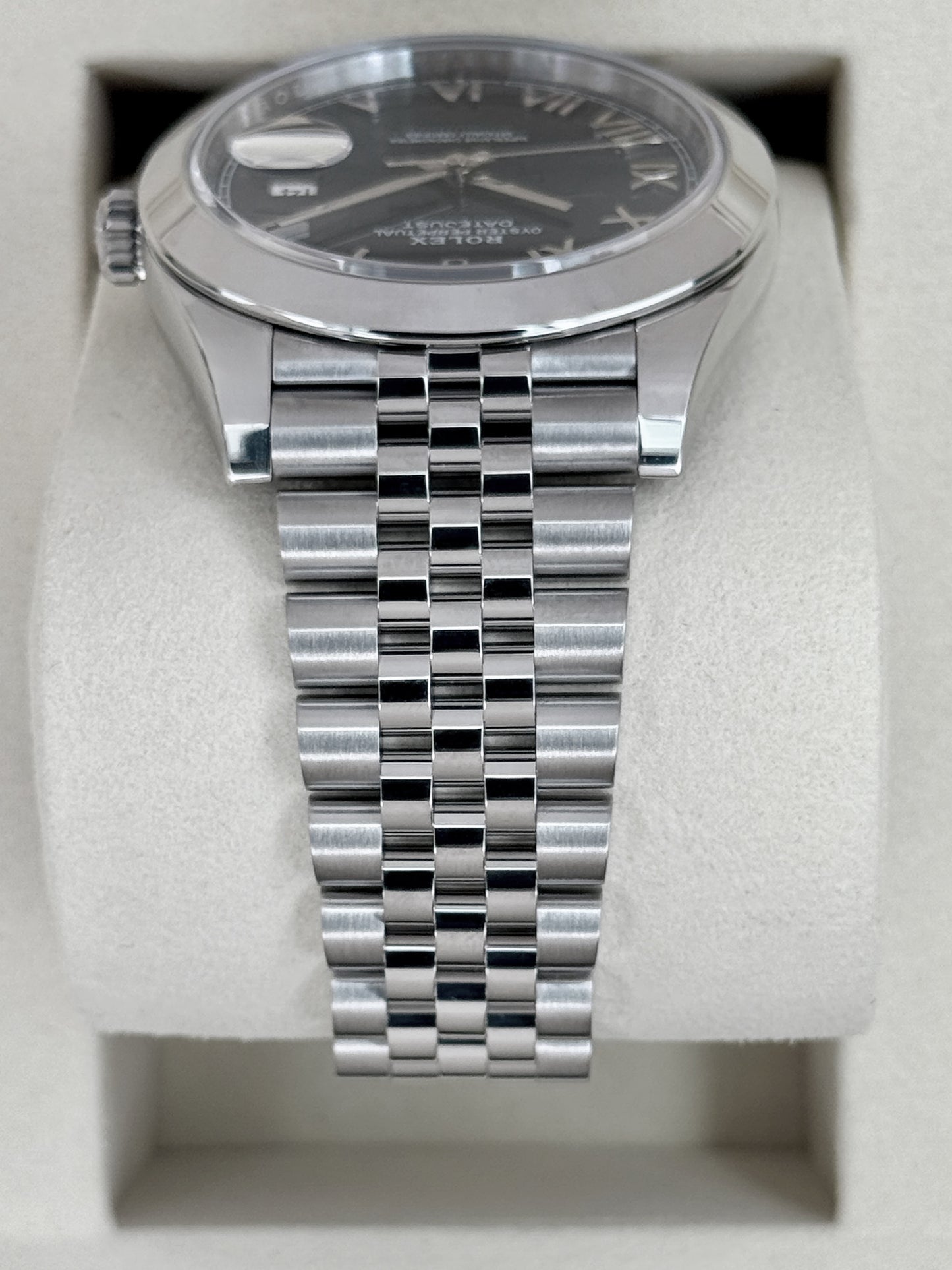 NEW 2026 Rolex Datejust 41mm 126300 Stainless Steel Jubilee Blue Roman Numeral Dial