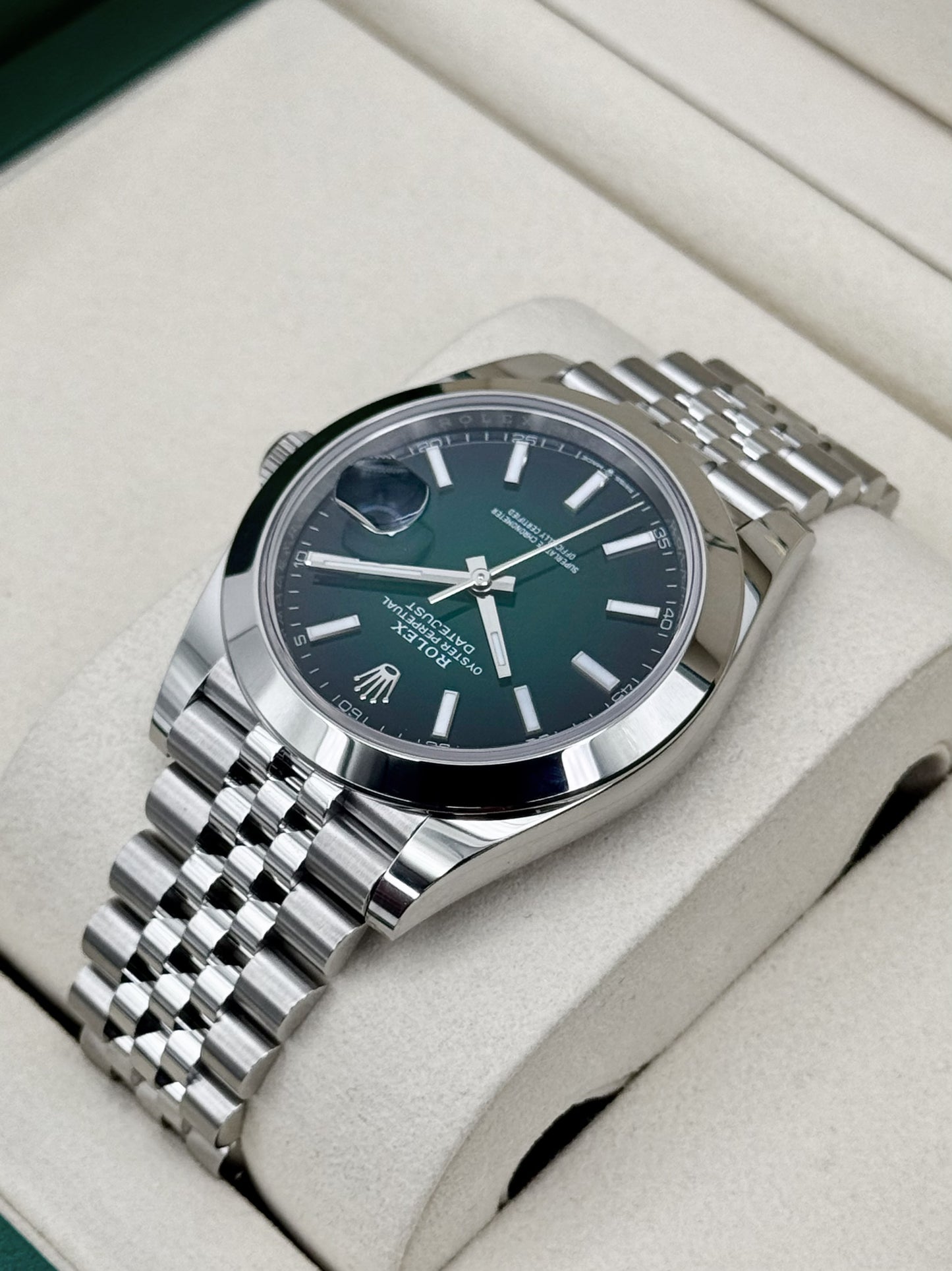 NEW 2026 Rolex Datejust 41mm 126300 Stainless Steel Jubilee Green Ombre Dial