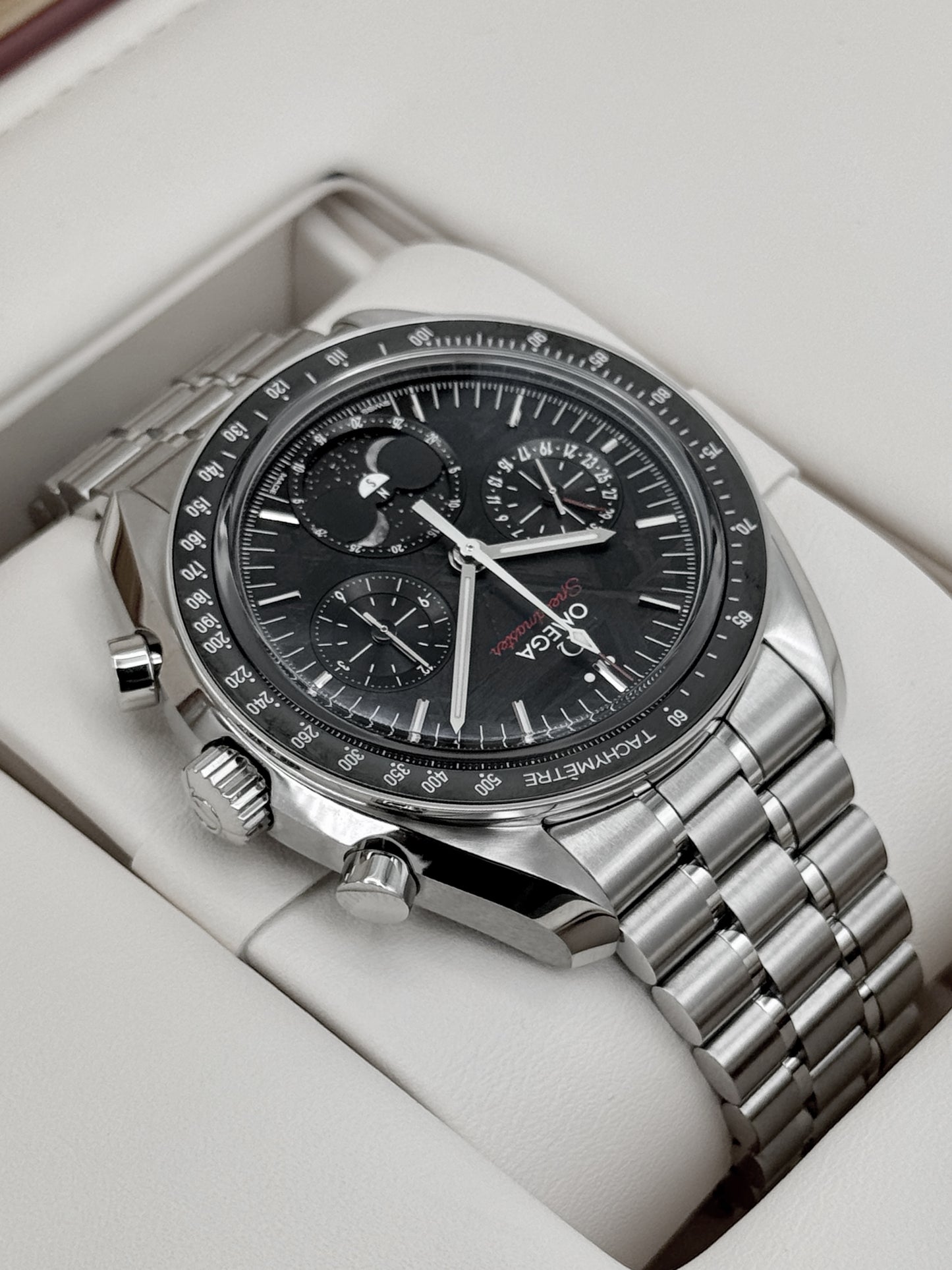NEW 2026 Omega Speedmaster Moonphase 43mm 304.30.43.52.01.001 Meteorite Dial