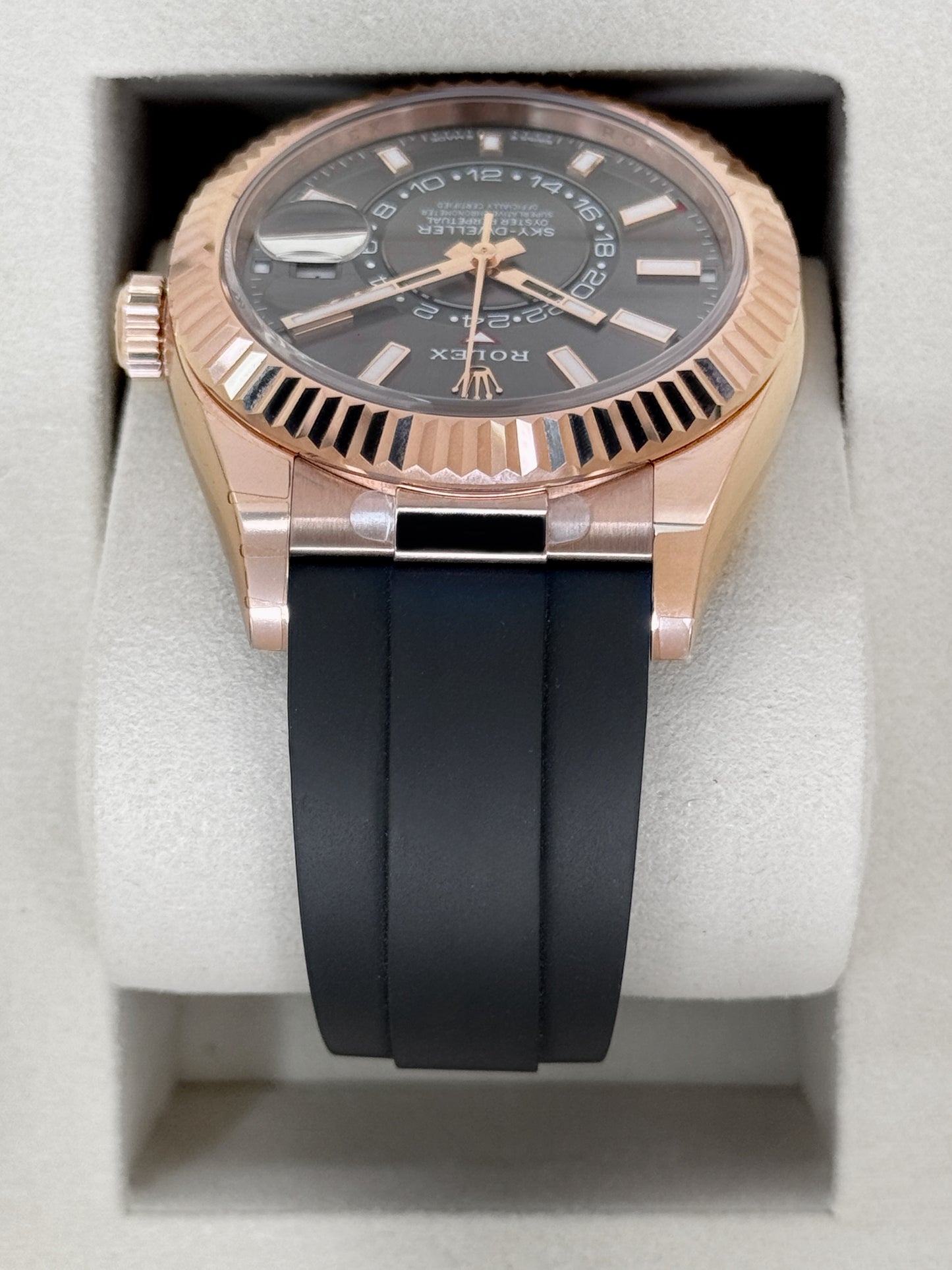 NEW 2026 Rolex Sky-Dweller 42mm 336235 Rose Gold Oysterflex Rhodium Dial - STICKERED