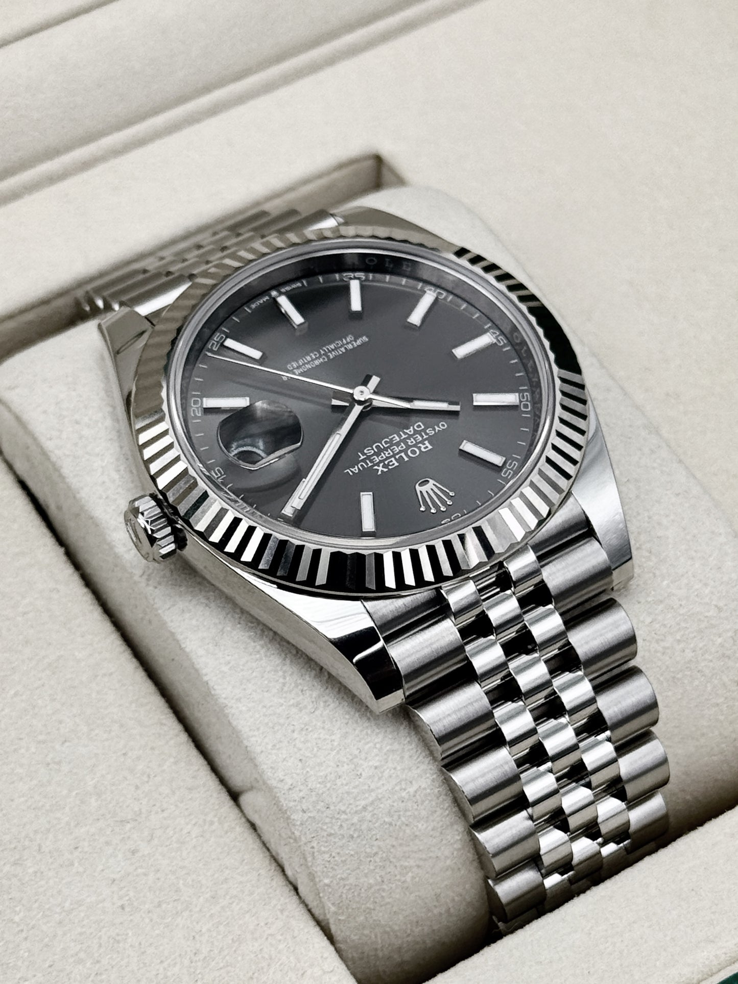 NEW 2025 Rolex Datejust 41mm 126334 Stainless Steel Jubilee Rhodium Dial