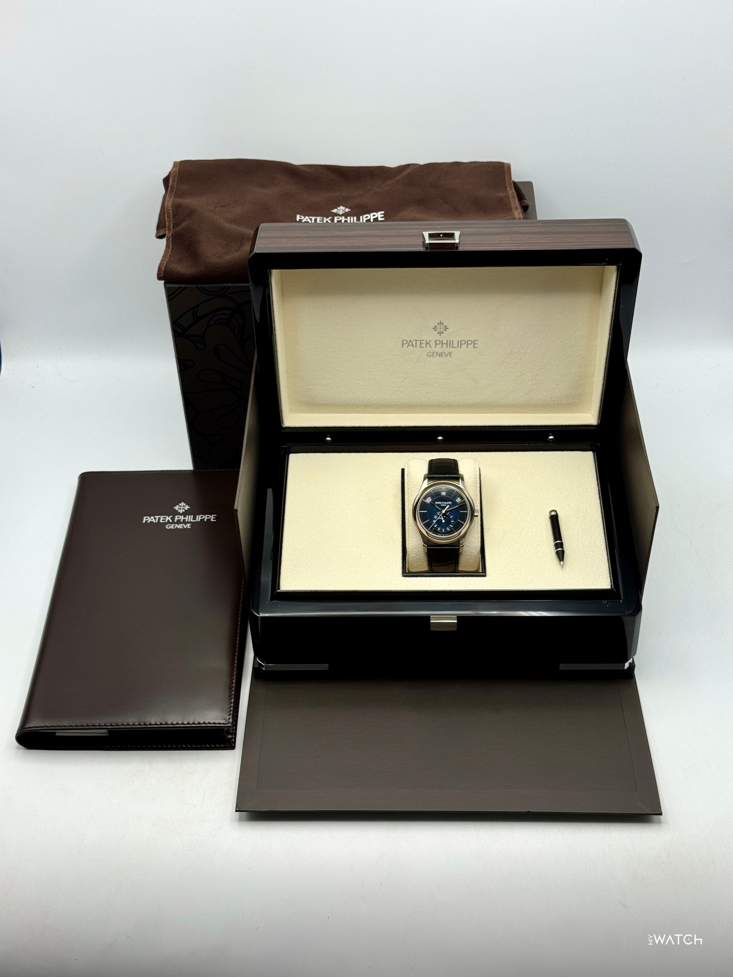 2021 Patek Philippe Annual Calander 40mm 5205G White Gold Blue Dial (Deployant Buckle)