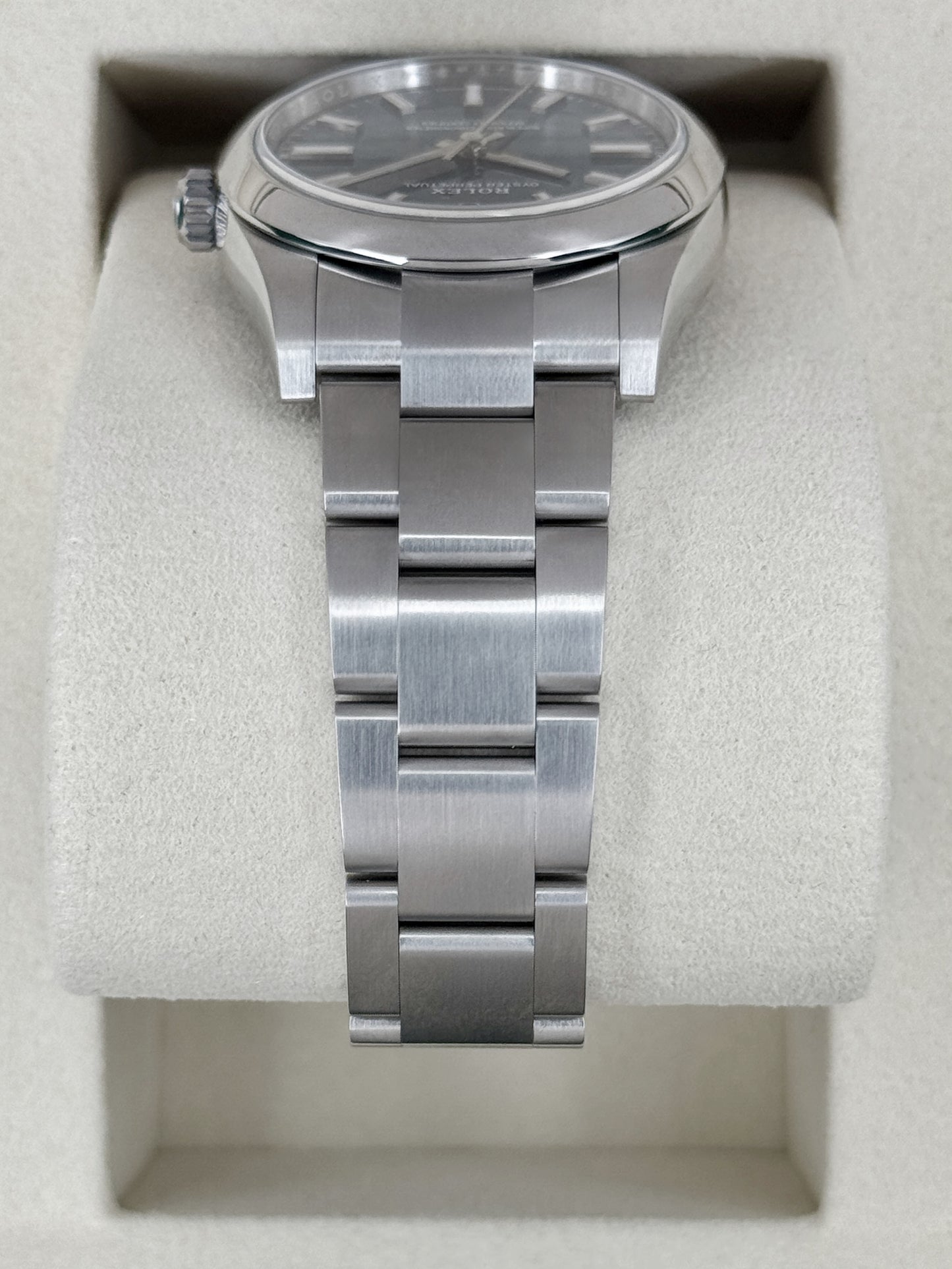 NEW 2026 Rolex Oyster Perpetual 31mm 277200 Med Blue Dial