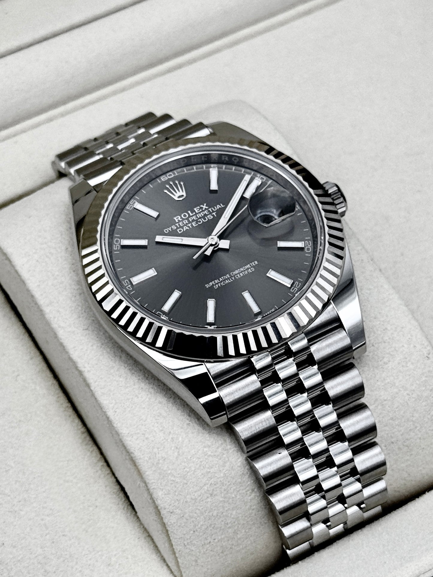 NEW 2026 Rolex Datejust 41mm 126334 Stainless Steel Jubilee Rhodium Dial (STICKERED)