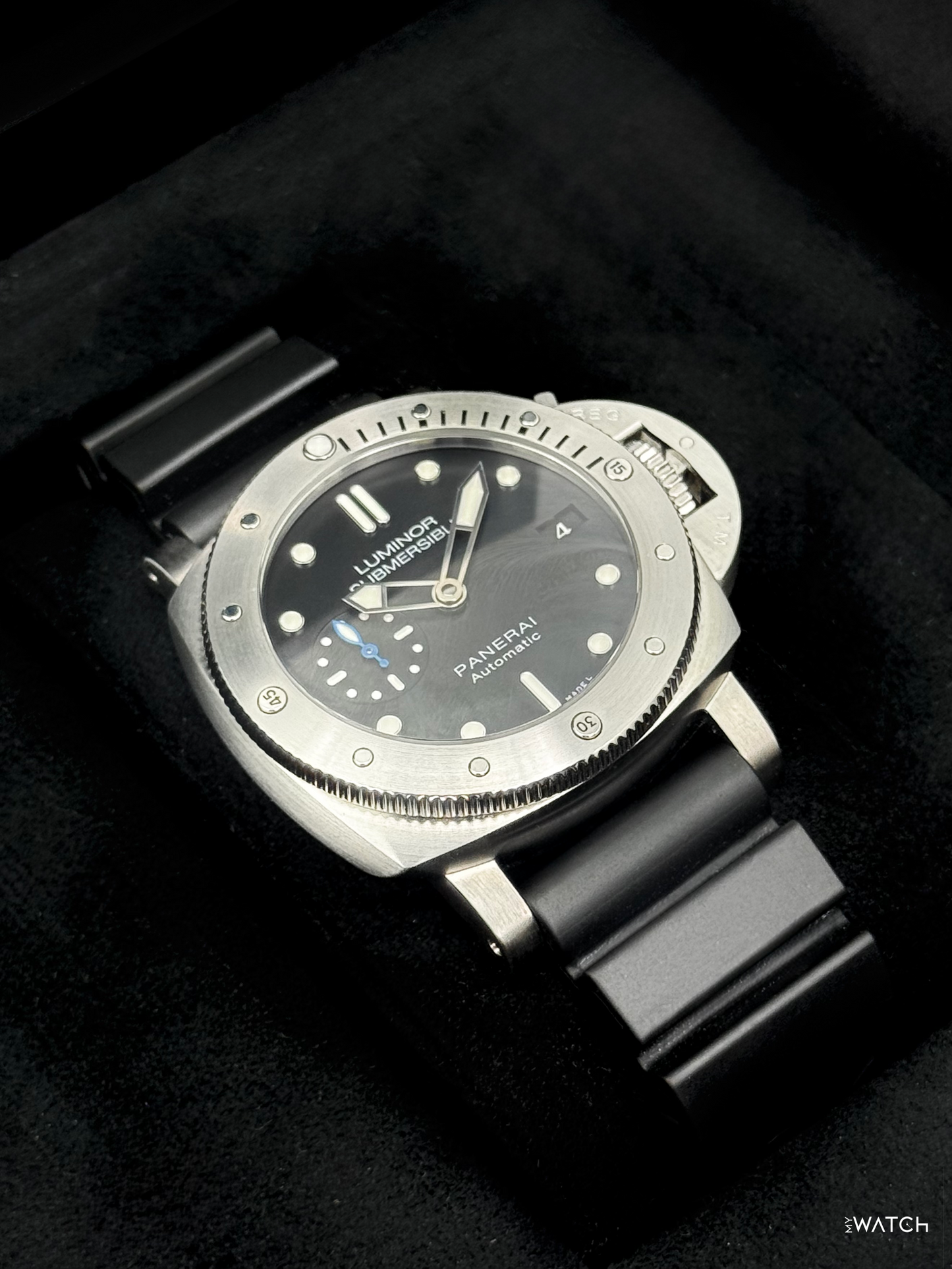 2018 Panerai Luminor Submersible 1950 3 Days 42mm PAM00682 Black Dial