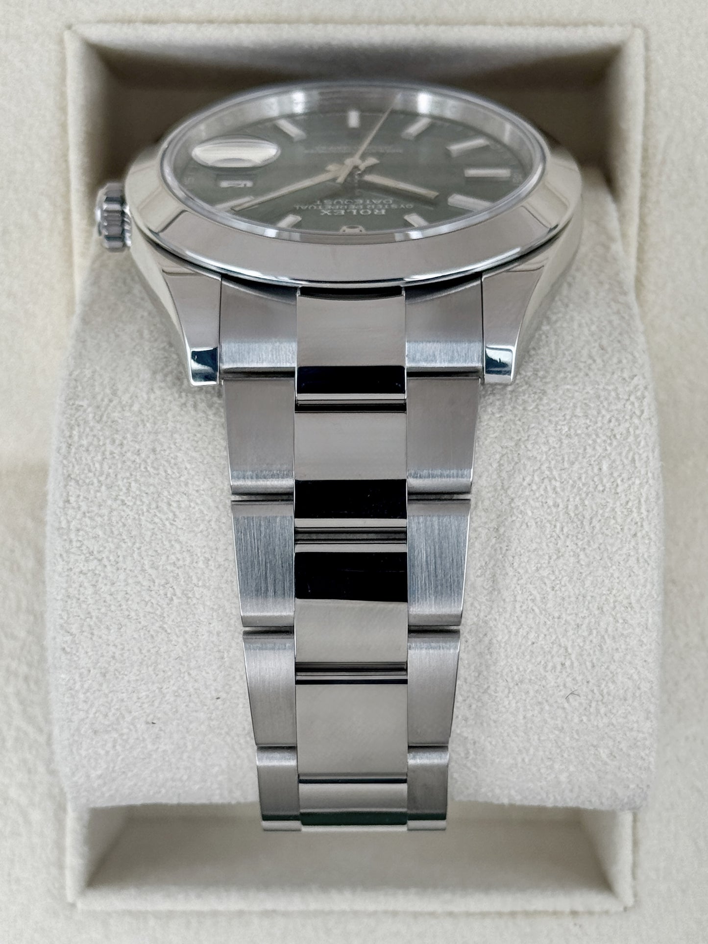 2025 Rolex Datejust 41mm 126300 Stainless Steel Oyster Green Dial