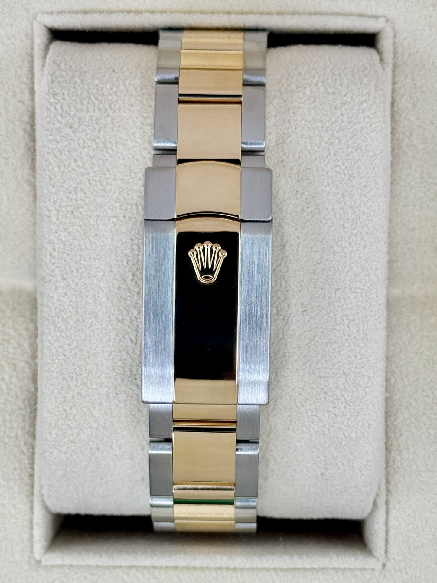 2021 Rolex Datejust 41mm 126303 Two-Tone Oyster Wimbledon Dial