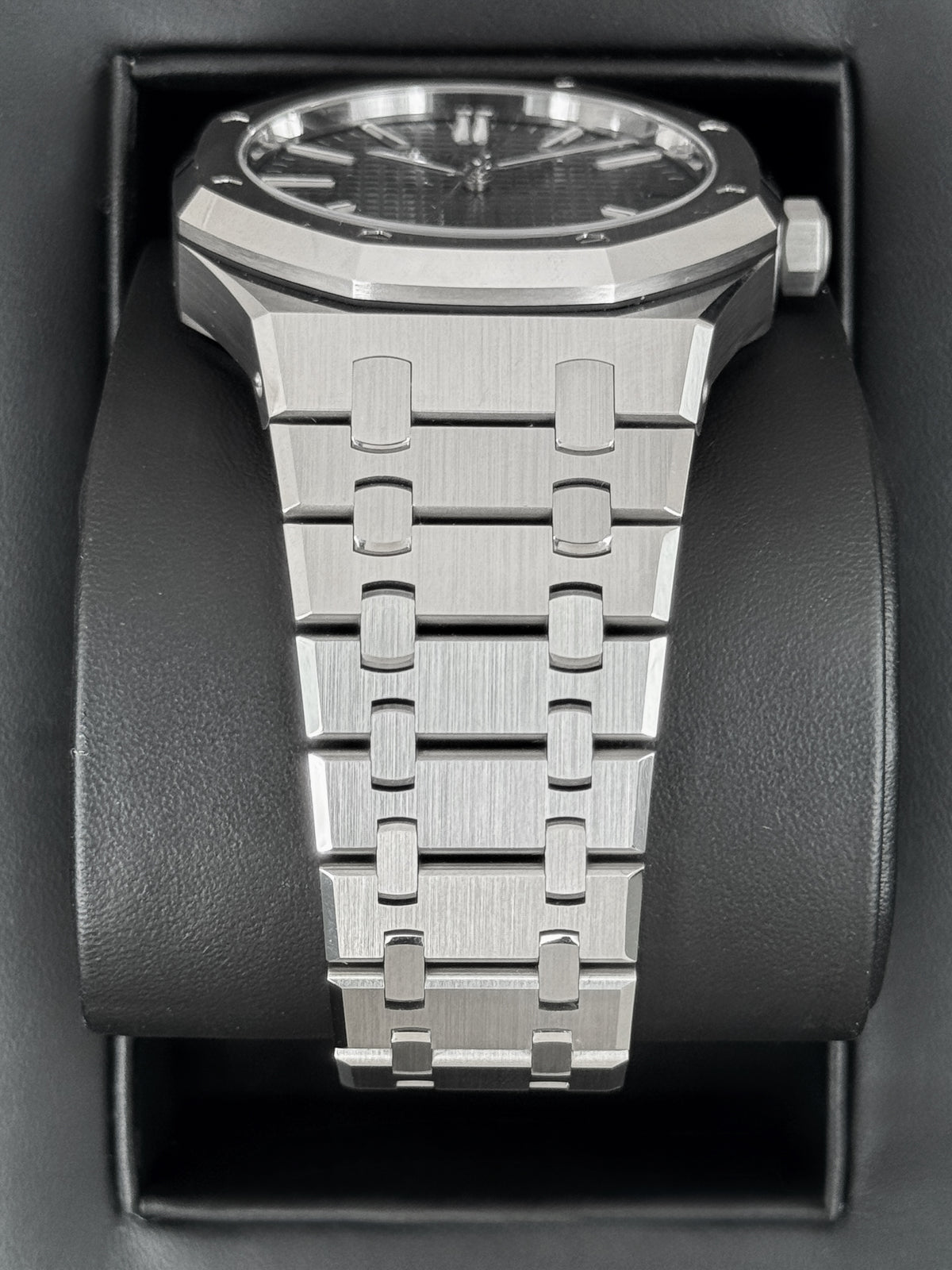 2024 Audemars Piguet Royal Oak 41mm 15510ST Stainless Steel Green Dial