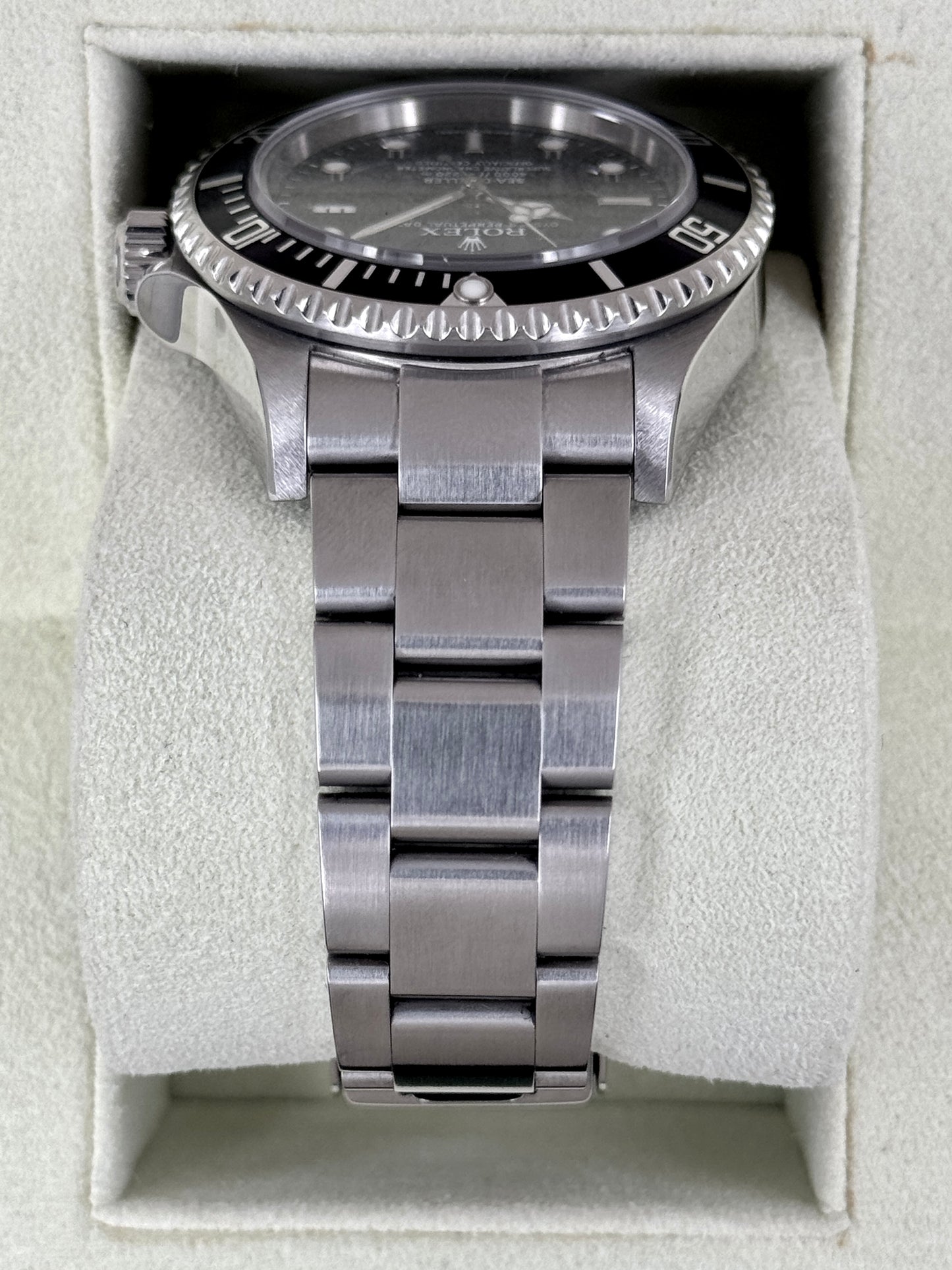 2007 Rolex Sea-Dweller 40mm 16600 Stainless Steel Black Dial (Collectors Set)