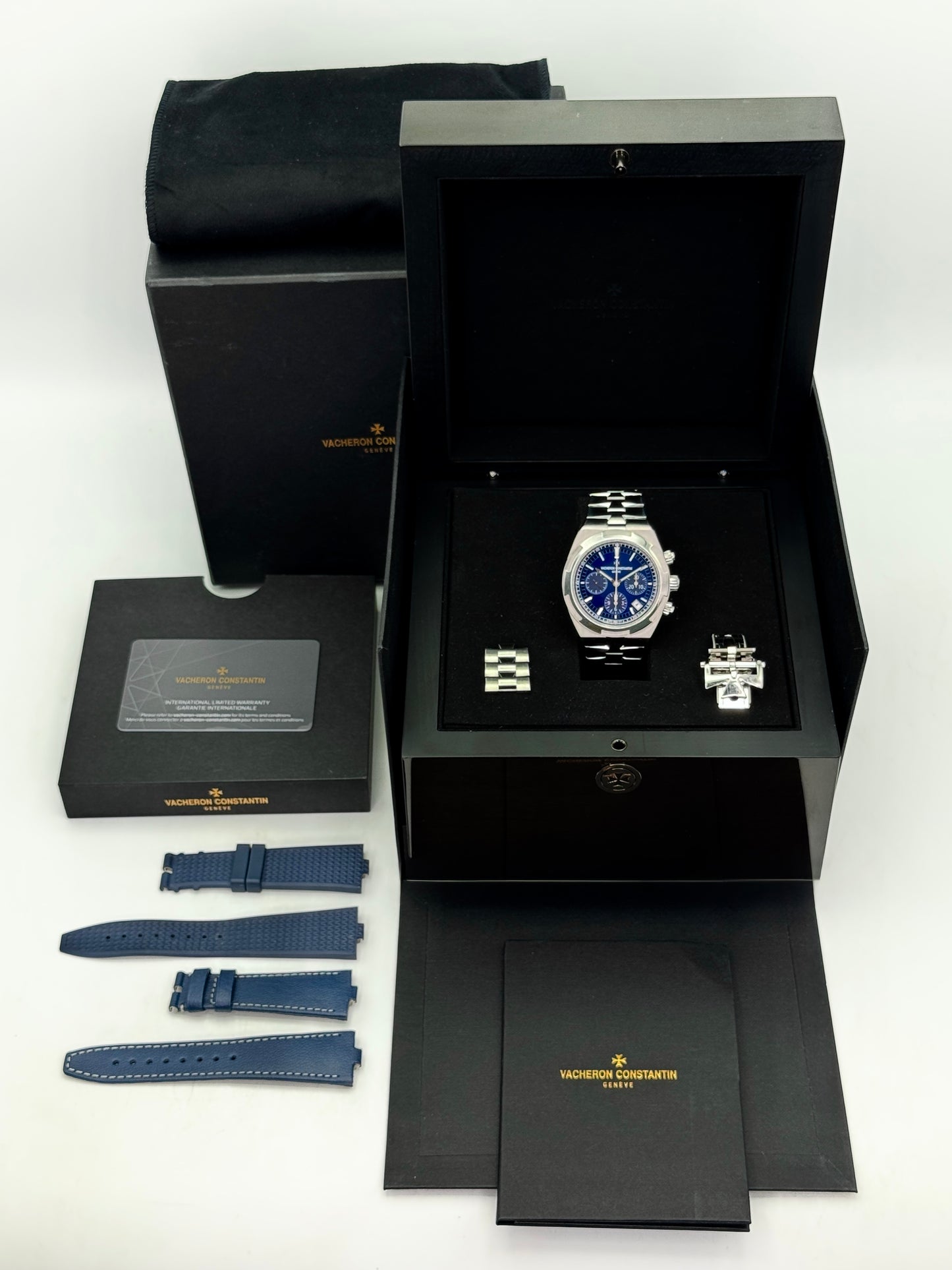 2024 Vacheron Constantin Overseas 42.5mm 5520V Stainless Steel Blue Dial