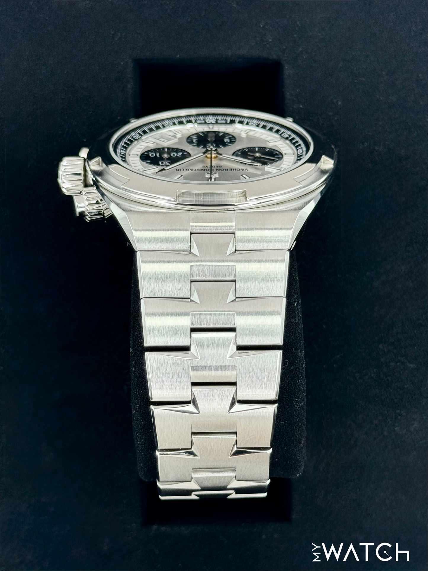 2024 Vacheron Constantin Overseas 42.5mm 5520V Stainless Steel Silver Dial