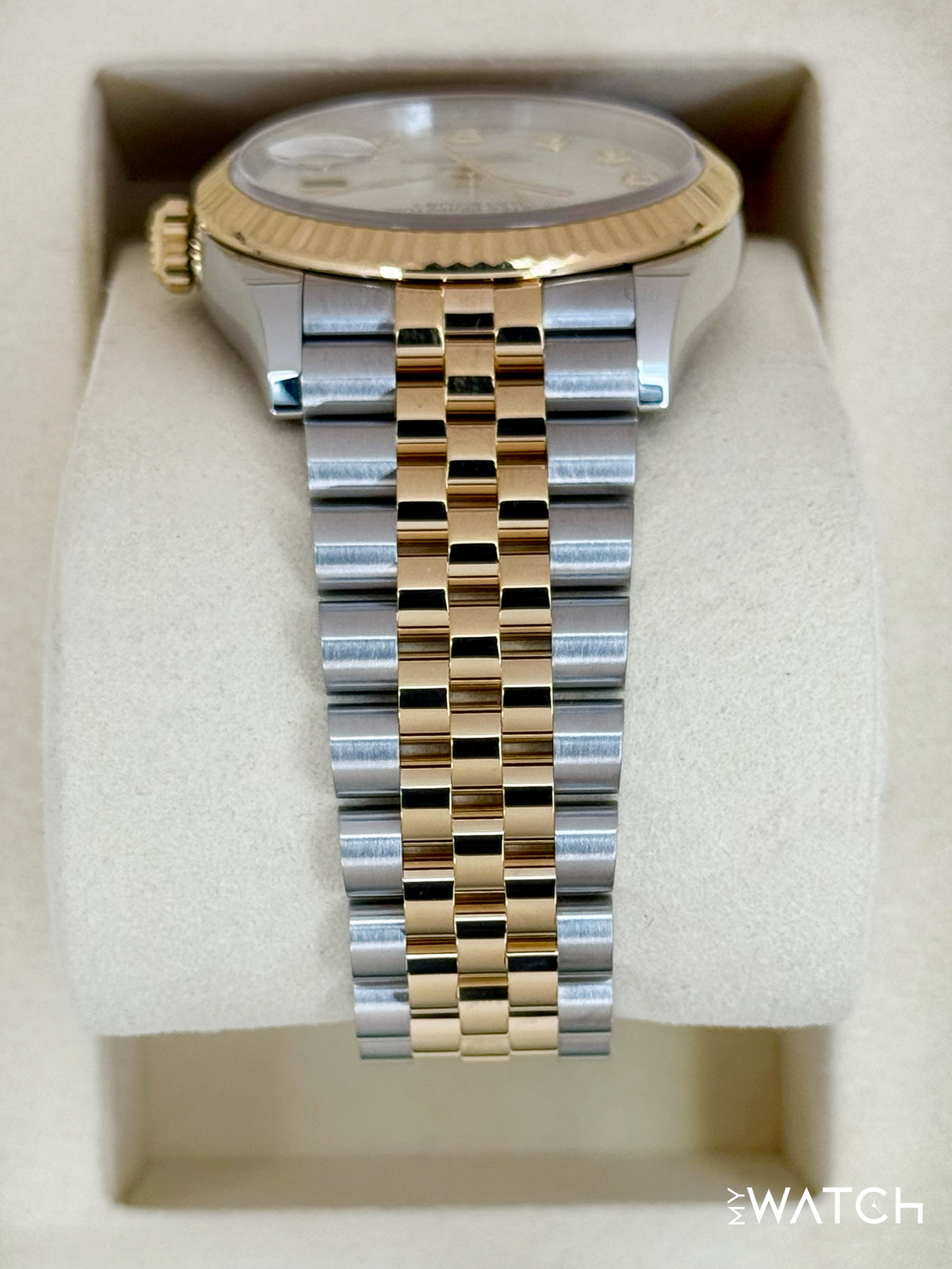 2025 Rolex Datejust 36mm 126233 Mother of Pearl Diamond Dial