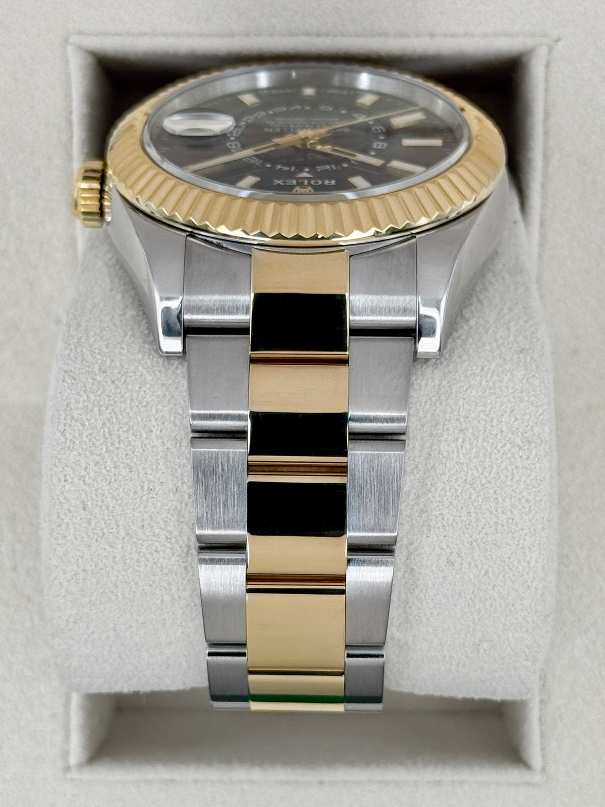 Rolex Sky-Dweller 42mm 326933 Two-Tone Oyster Black Dial