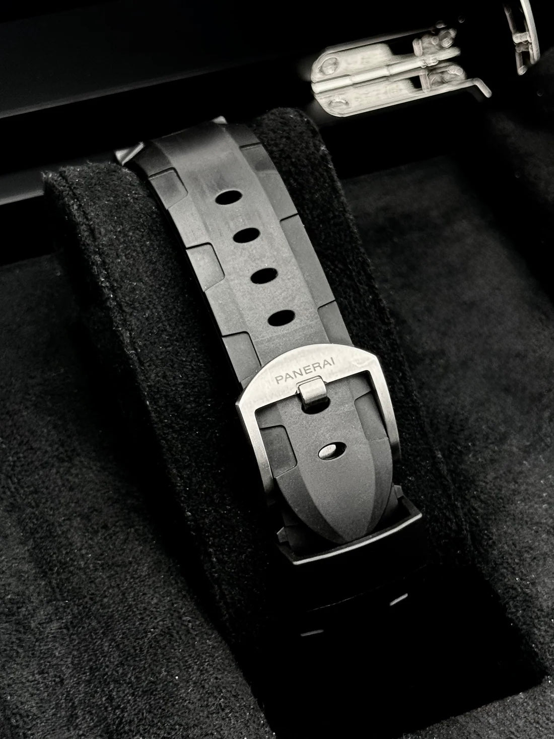 2018 Panerai Luminor Submersible 1950 3 Days 42mm PAM00682 Black Dial