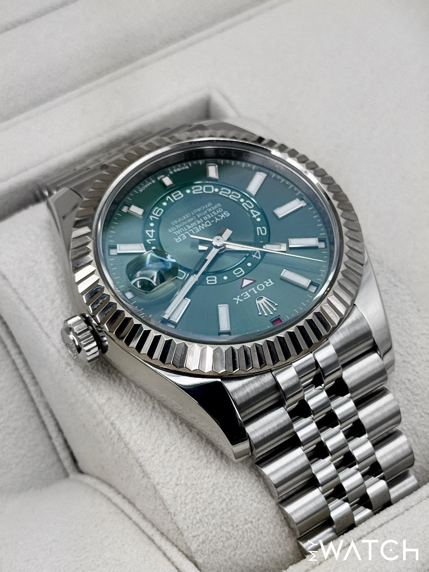 2023 Rolex Sky-Dweller 42mm 336934 Jubilee Green Dial