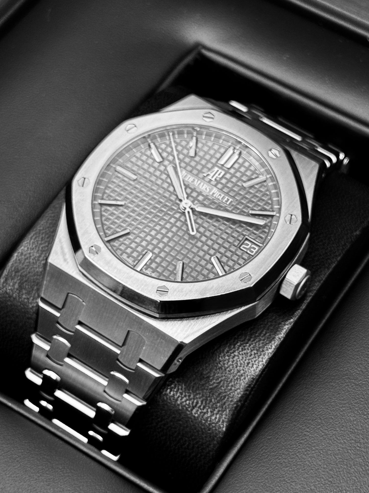 2019 Audemars Piguet Royal Oak 41mm 15500ST Stainless Steel Grey Dial