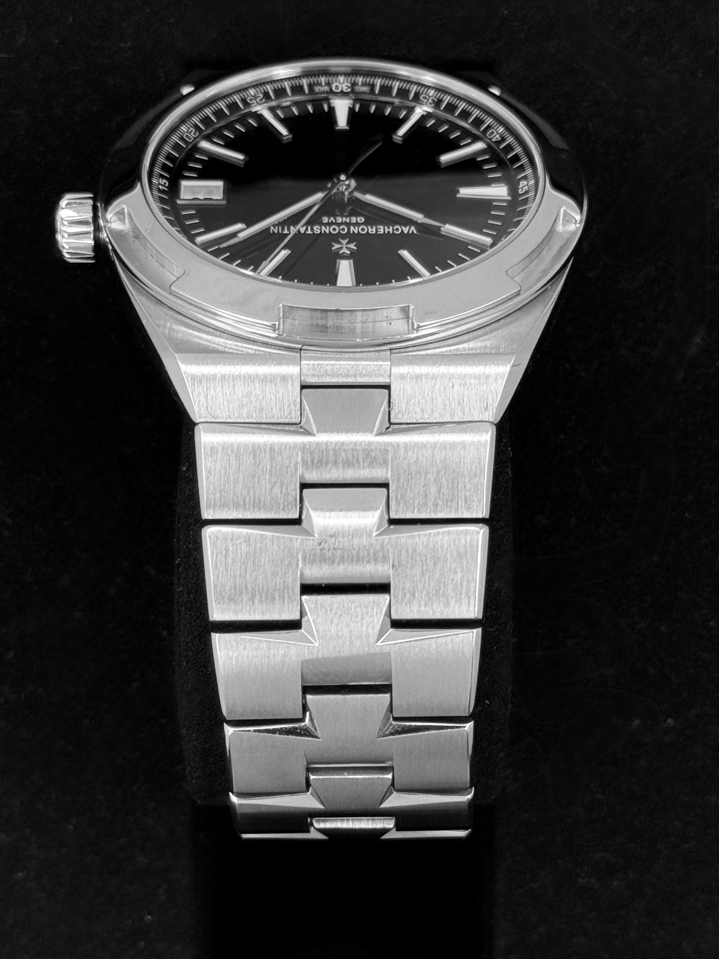 2021 Vacheron Constantin Overseas 41mm 4500V Stainless Black Dial