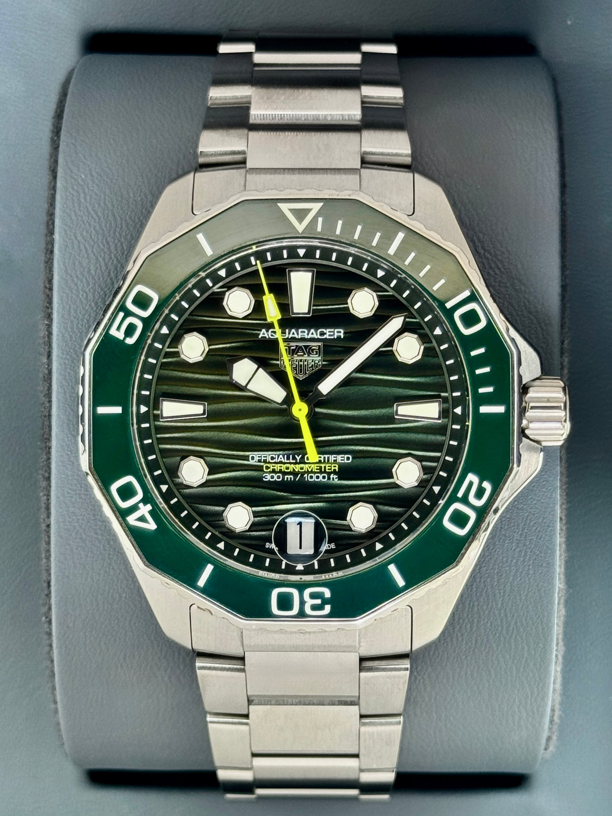 2025 TAG Heuer Aquaracer Pro 300 Date 42mm WBP5116 Stainless Steel Green Dial