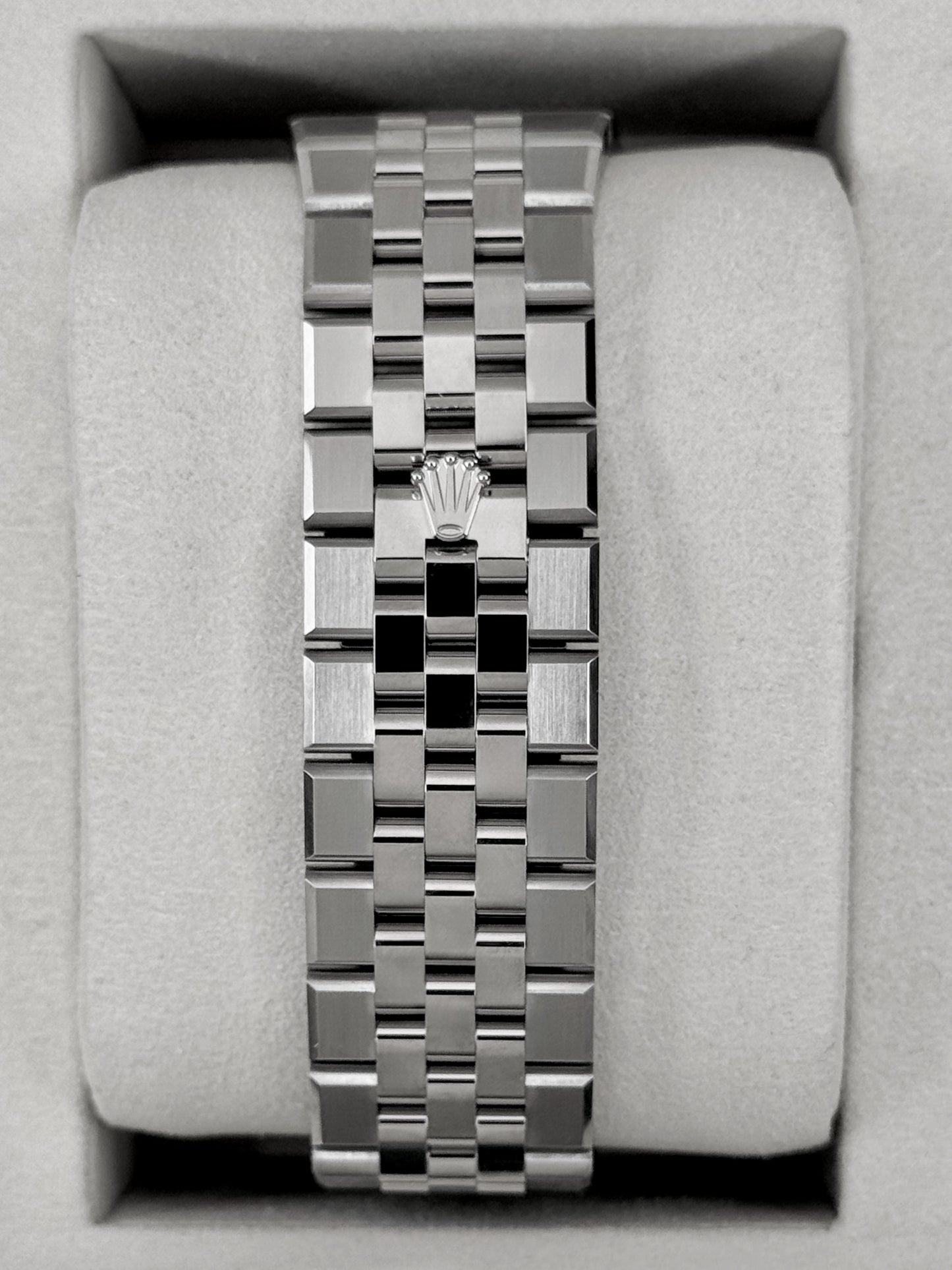 2026 Rolex Land-Dweller 40mm 127334 Stainless Steel Jubilee White Dial