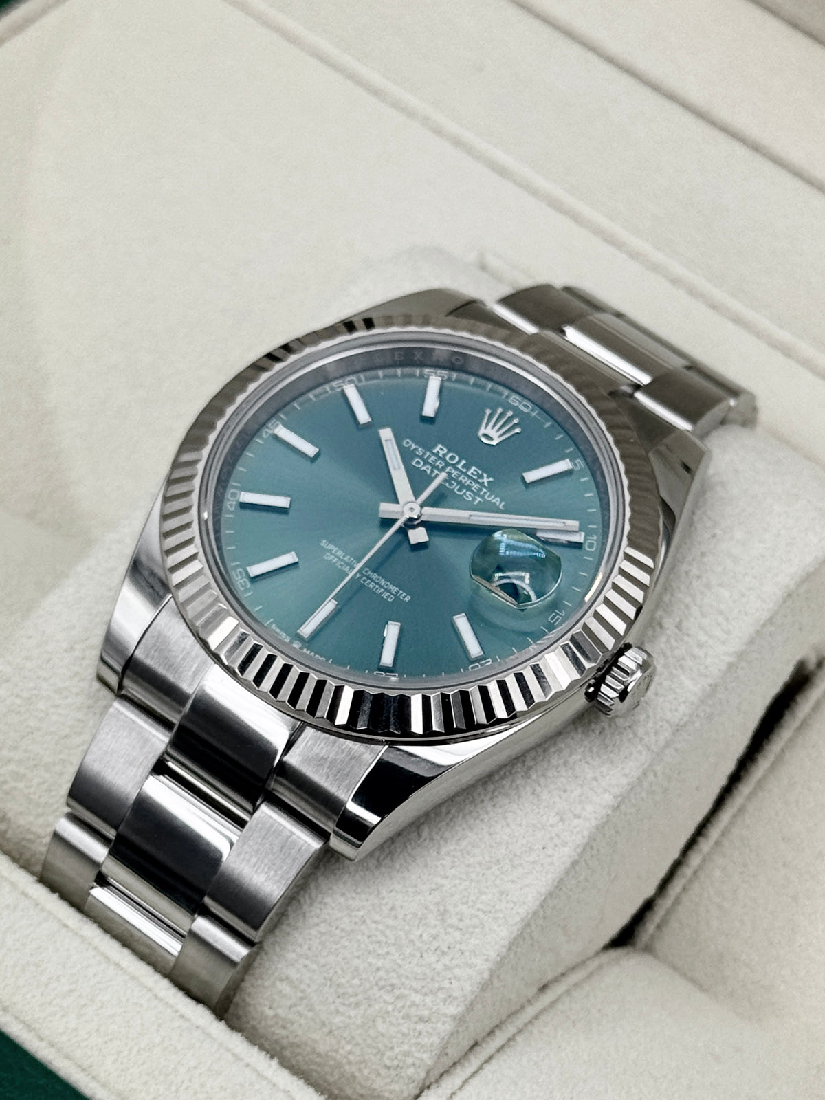 2025 Rolex Datejust 41mm 126334 Stainless Steel Oyster Green Dial