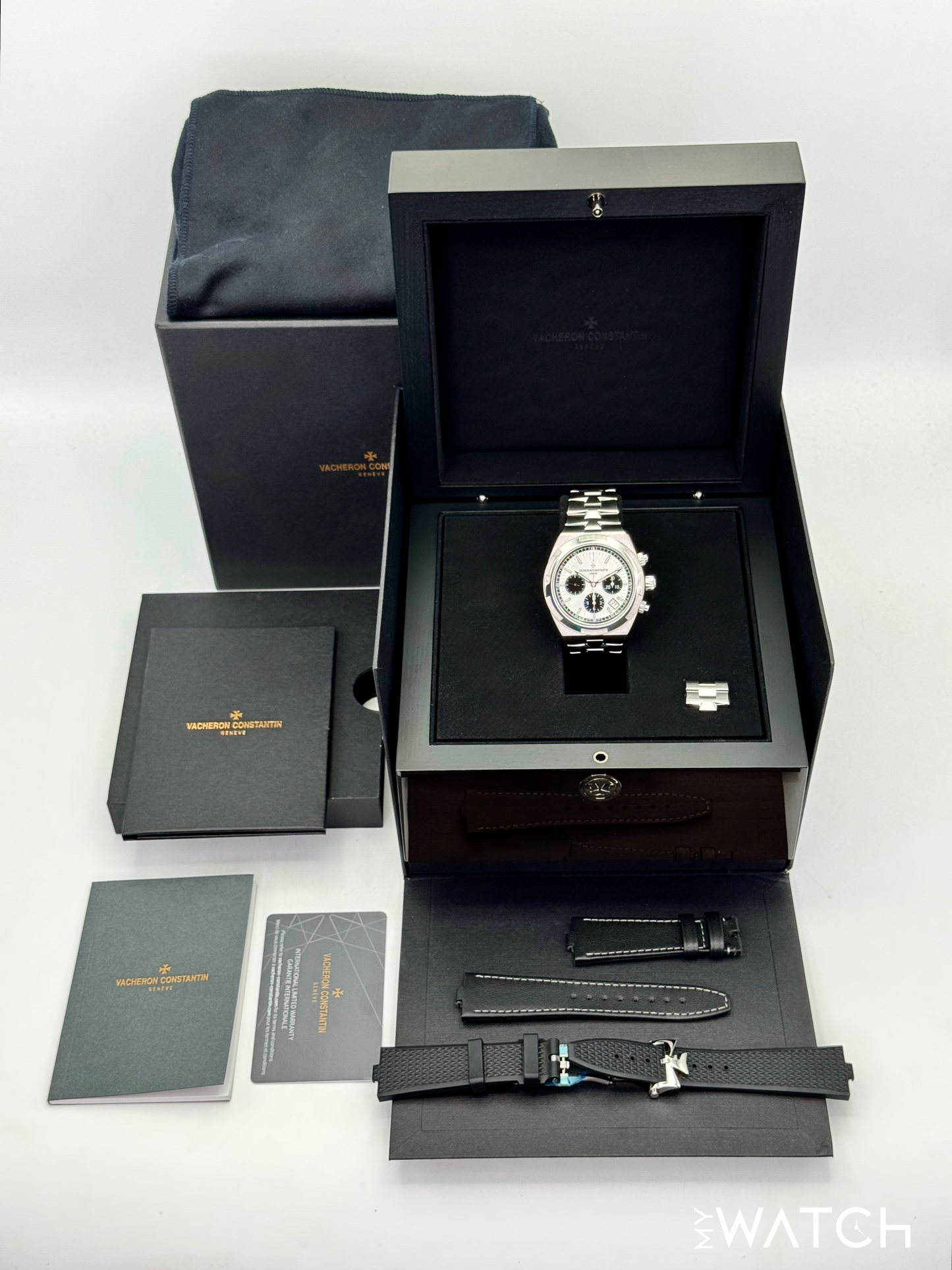 2024 Vacheron Constantin Overseas 42.5mm 5520V Stainless Steel Silver Dial