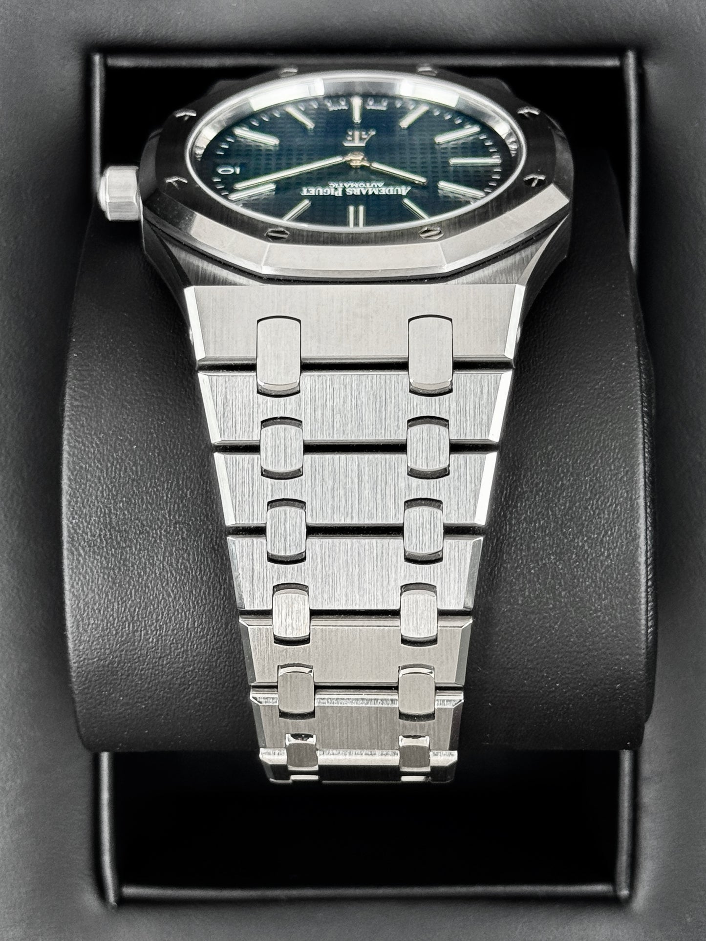 NEW 2025 Audemars Piguet Royal Oak Jumbo 39mm 16202ST Stainless Steel Blue Dial