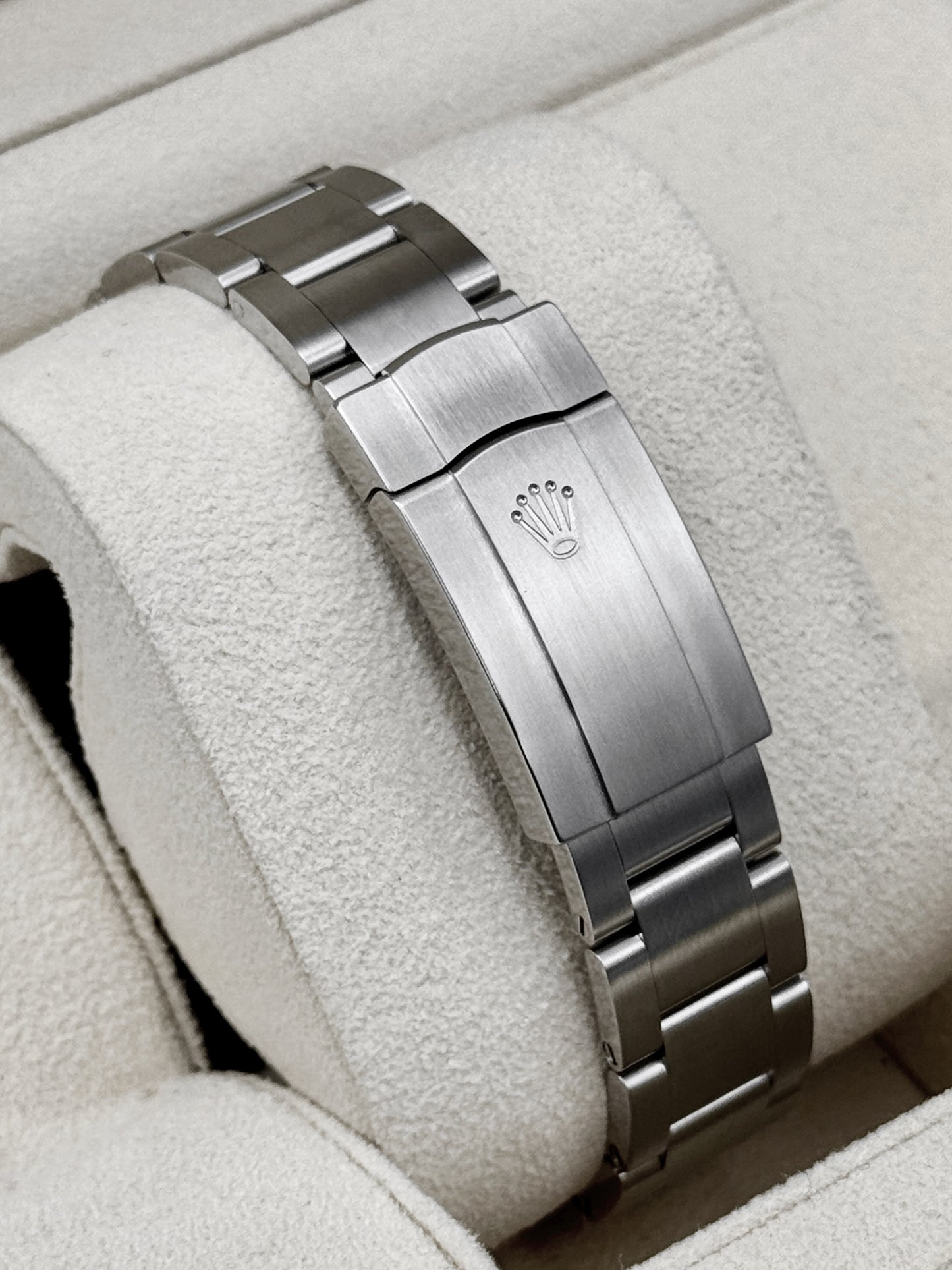 2018 Rolex Oyster Perpetual 39mm 114300 Stainless Steel Purple Dial (CPO)