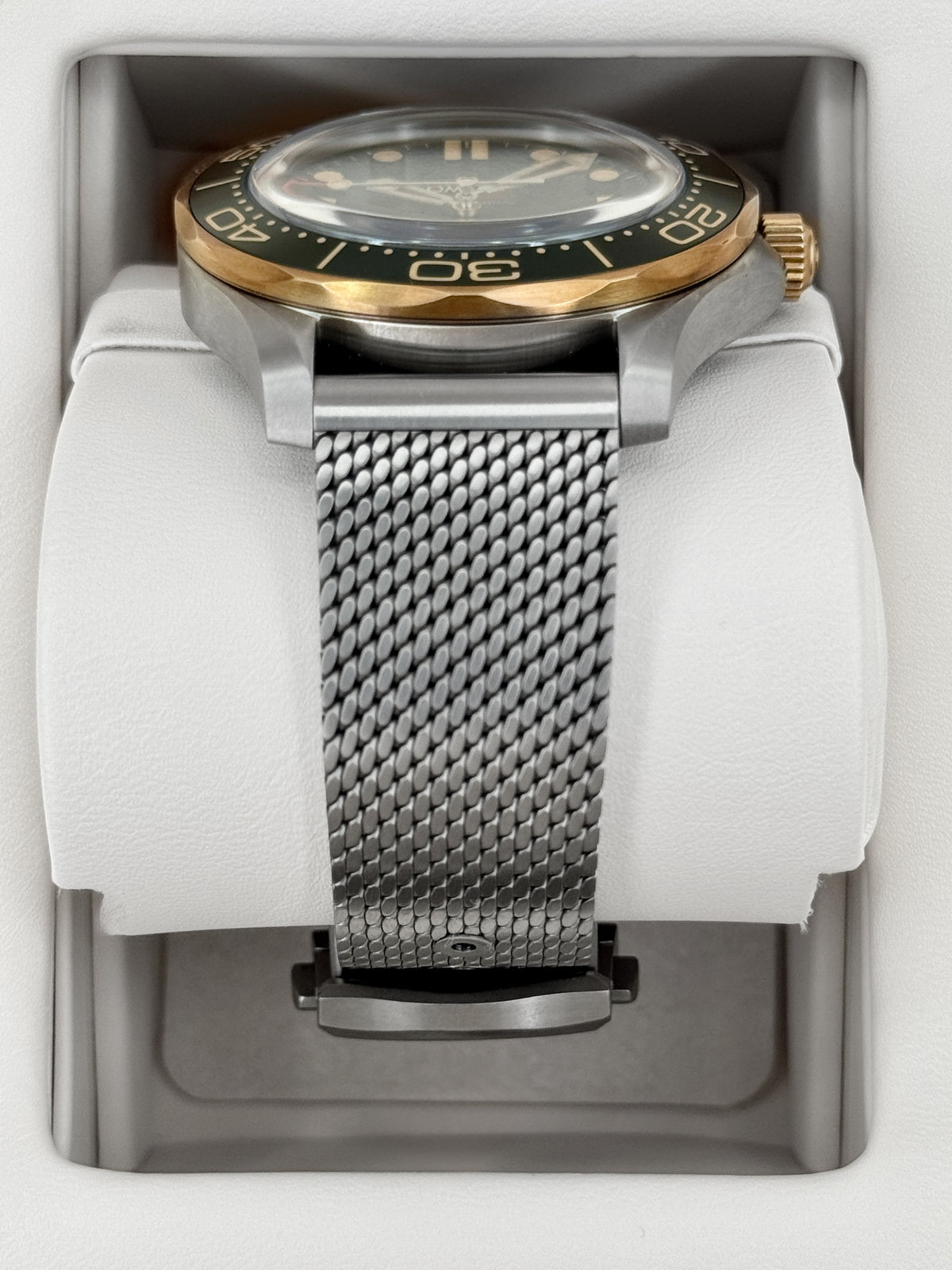 2026 Omega Seamaster Diver 300M 42mm 210.90.42.20.10.001 Green Dial